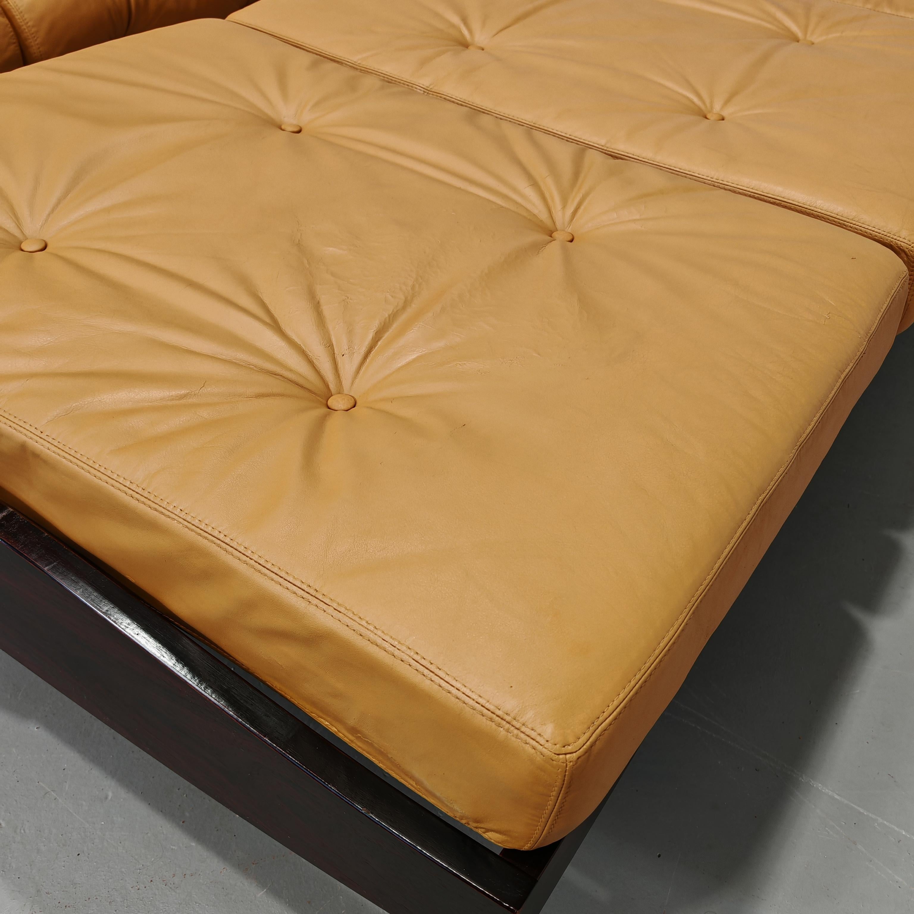canapé-lit en cuir design italien des années 60  GS.195 Gianni Songia pour Sormani en vente 7