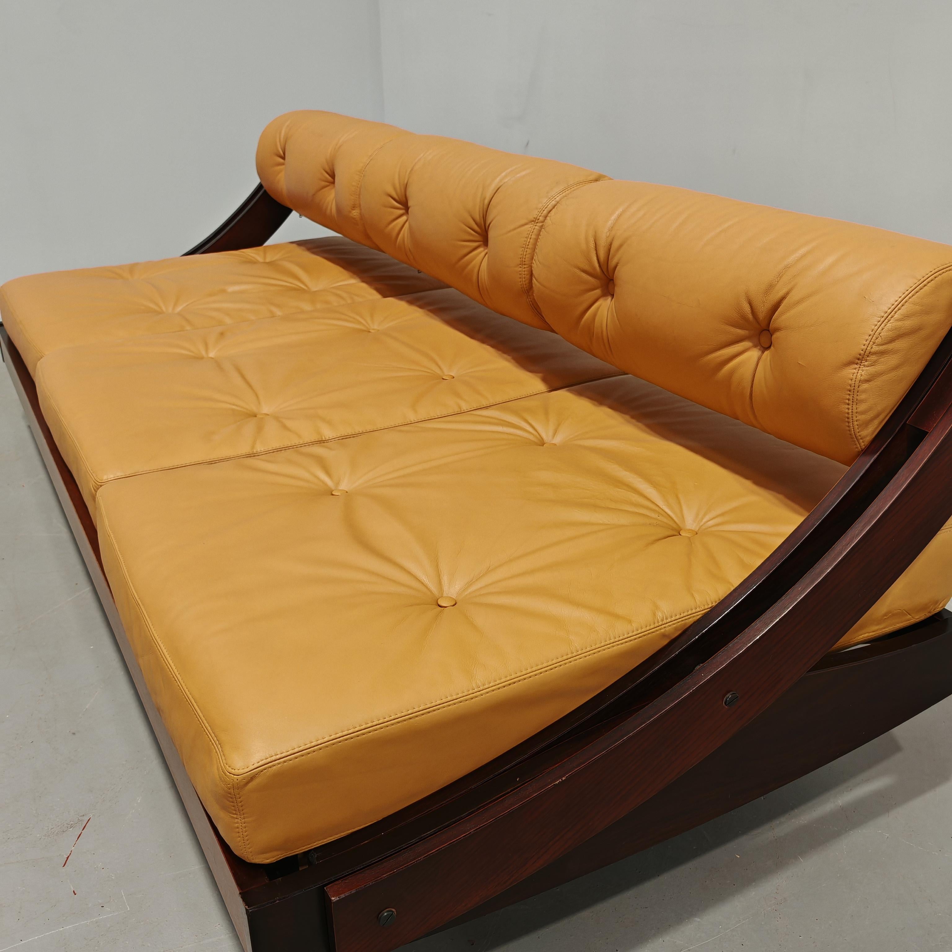 canapé-lit en cuir design italien des années 60  GS.195 Gianni Songia pour Sormani en vente 10