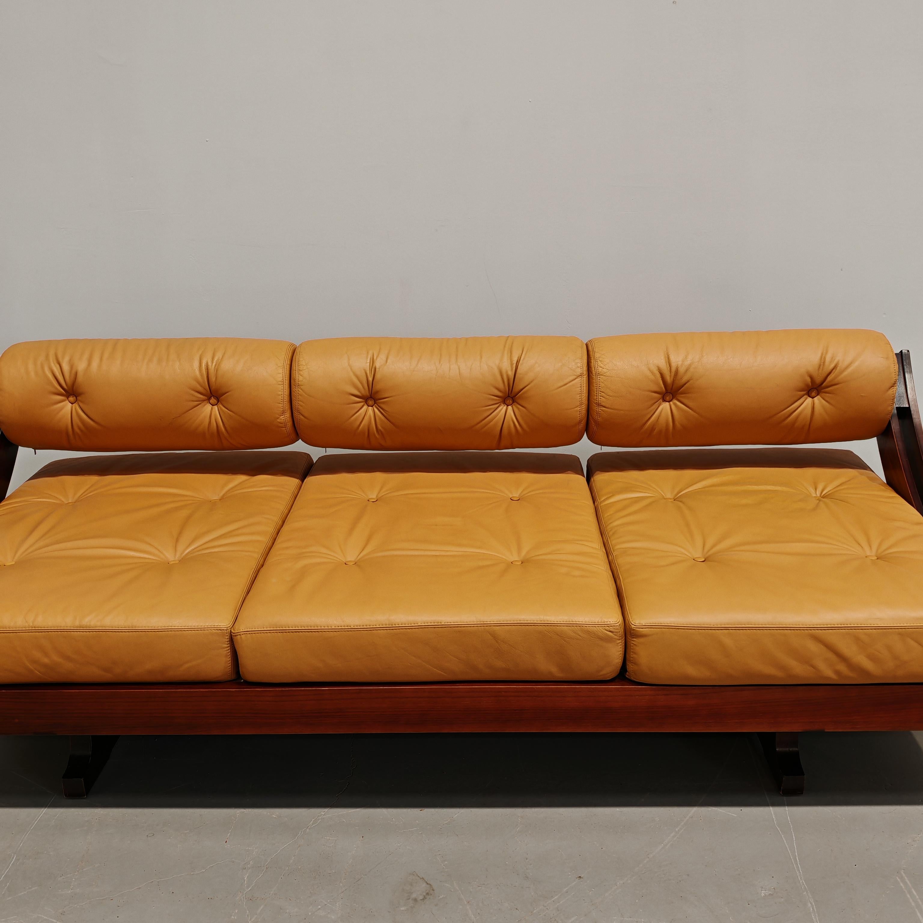 Mid-Century Modern canapé-lit en cuir design italien des années 60  GS.195 Gianni Songia pour Sormani en vente