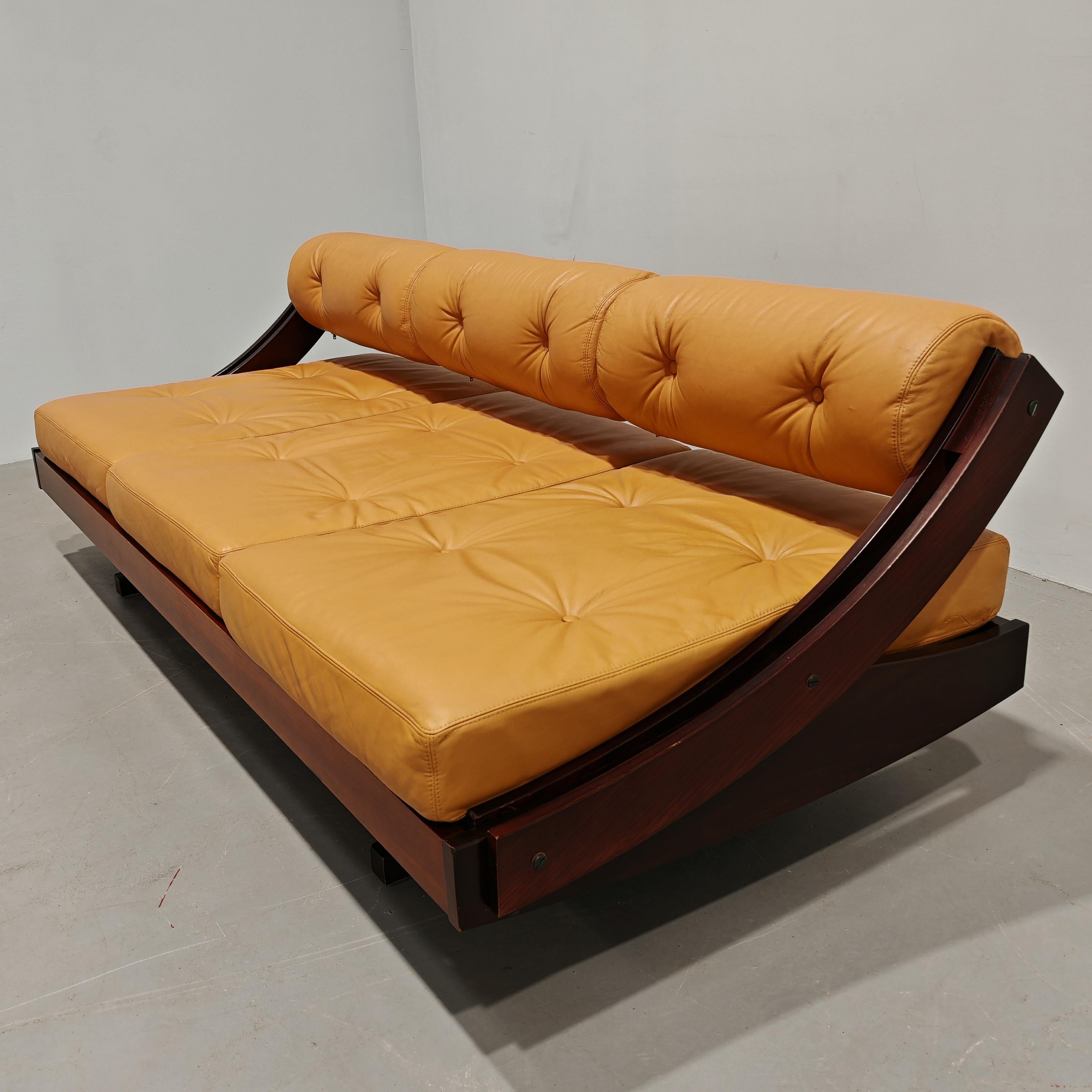 Autre canapé-lit en cuir design italien des années 60  GS.195 Gianni Songia pour Sormani en vente