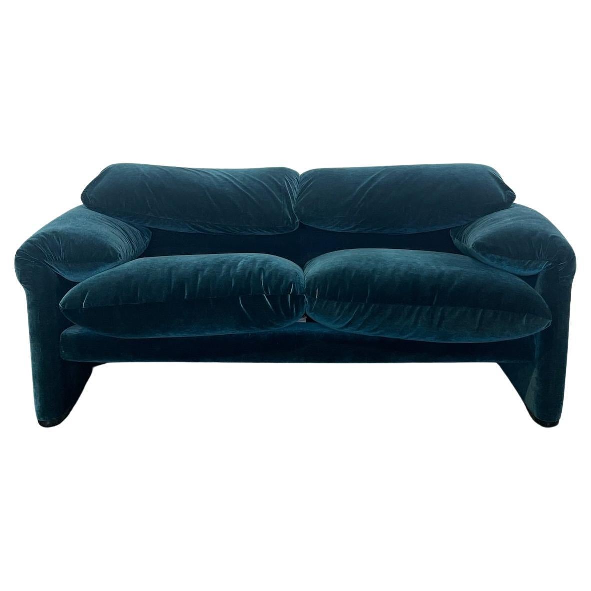 Divano Maralunga di Vico Magistretti per Cassina 2 posti velluto azzurro
