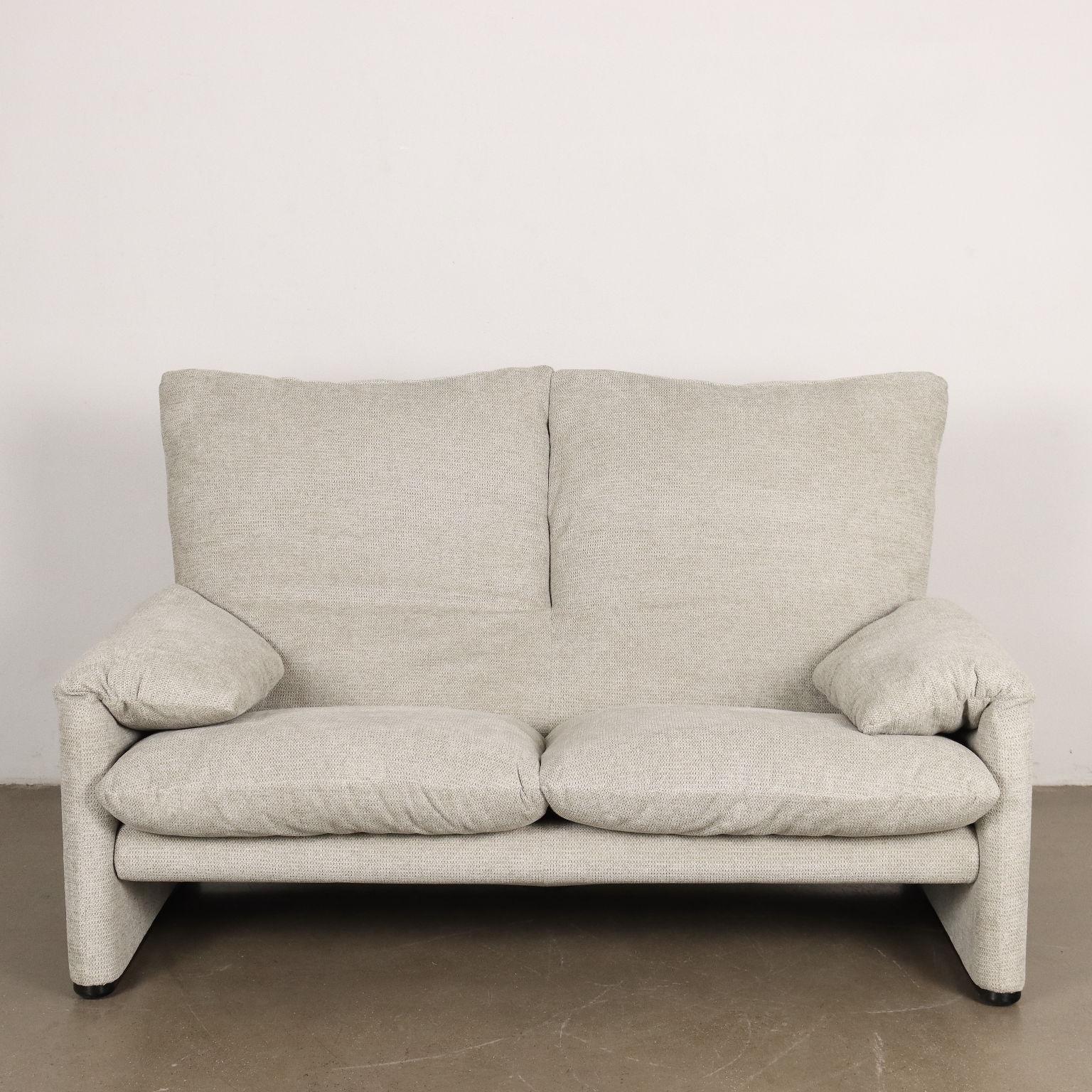 Mid-Century Modern Maralunga sofa by Vico Magistretti for Cassina Anni 80 For Sale