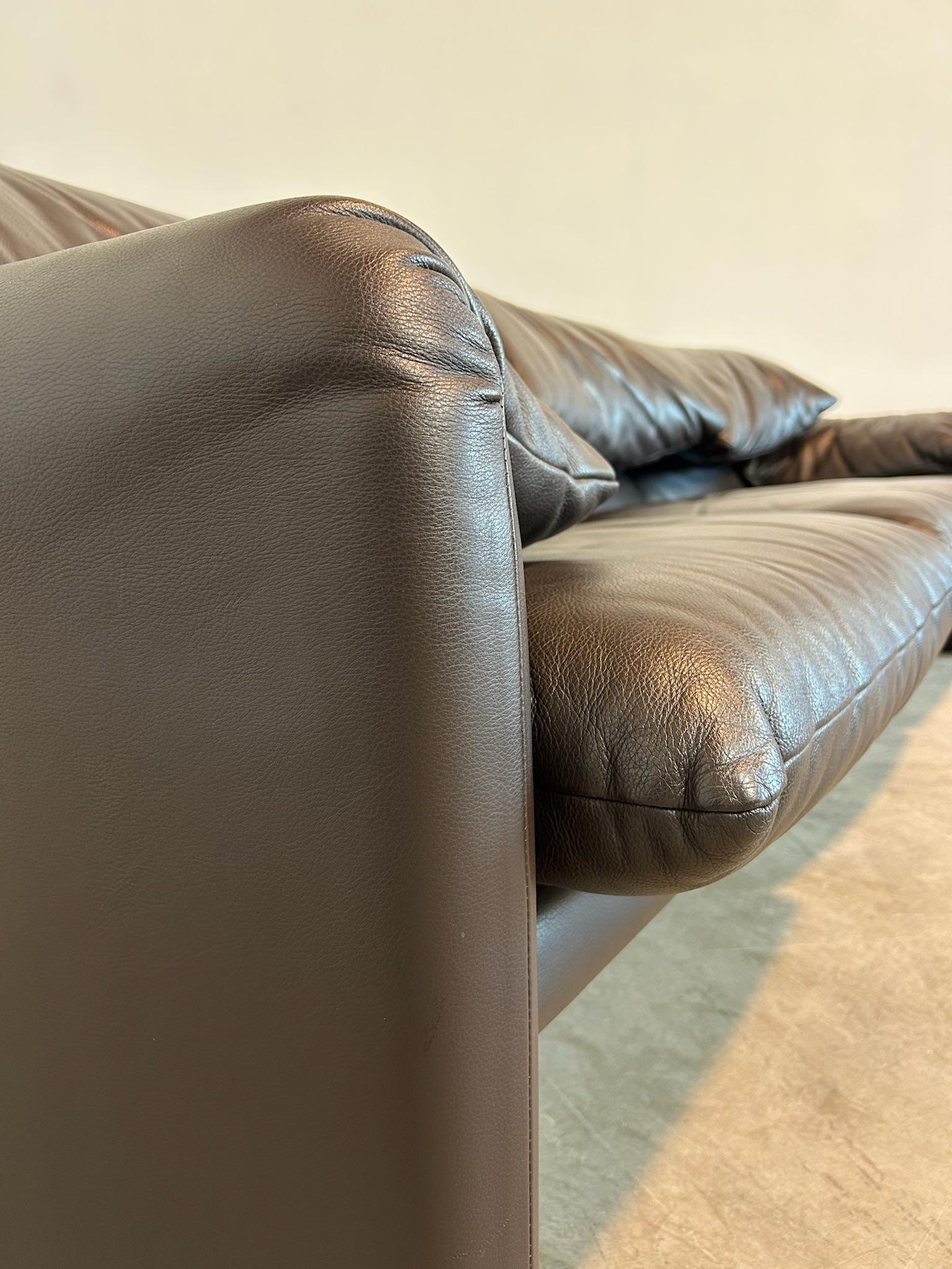Divano Maralunga di Vico Magistretti per Cassina in pelle marrone tre posti en vente 3