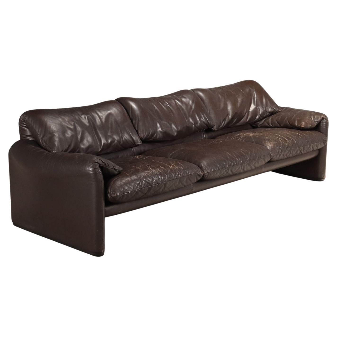 Canapé trois places "Maralunga" en cuir marron des années 70-80
