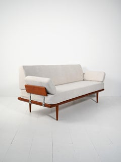 Divano “Minerva” con braccioli di France & Søn