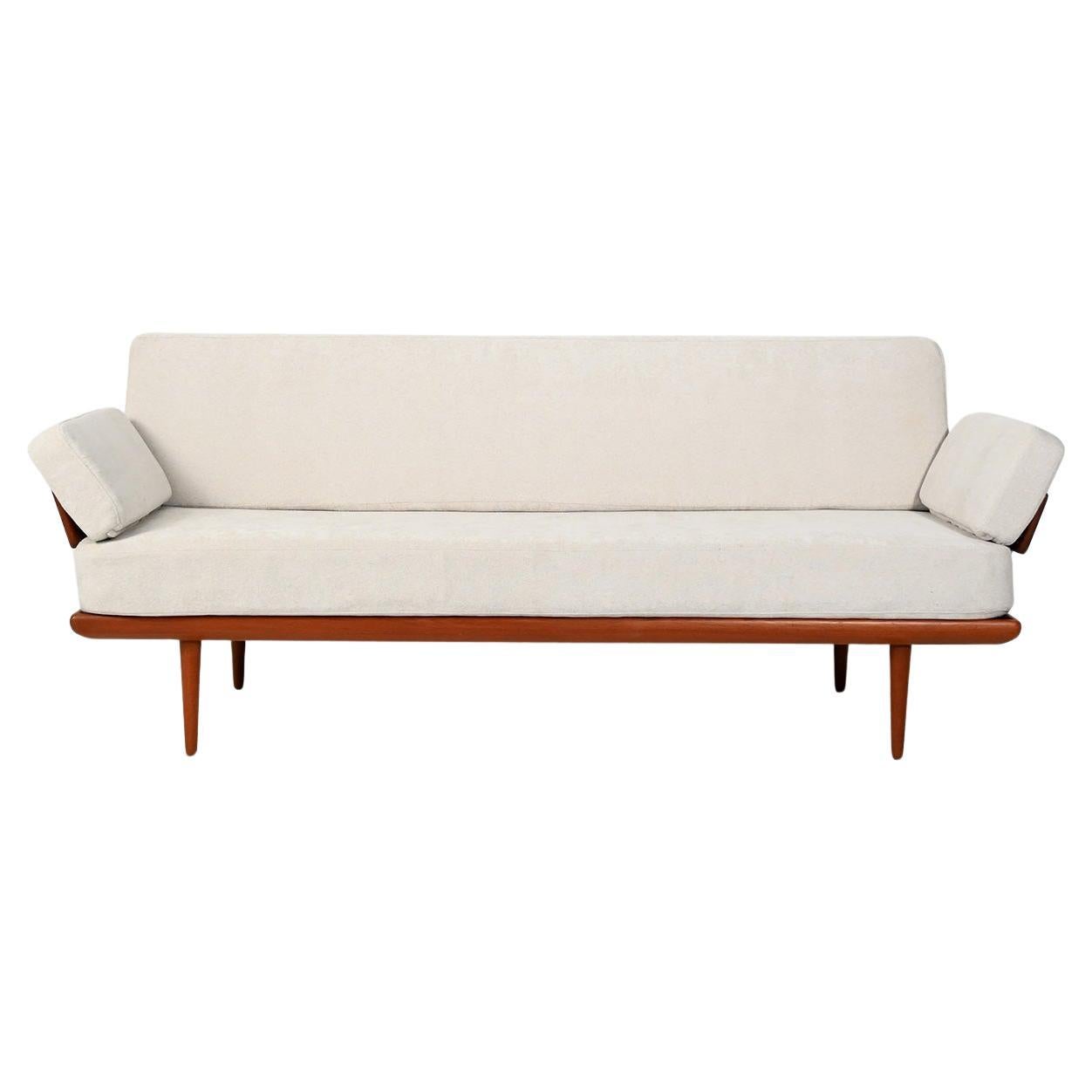 Divano “Minerva” con braccioli di France
Søn