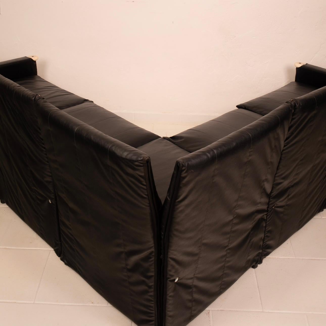 Sofá modular en ecopiel negra de Giovannetti en venta 8