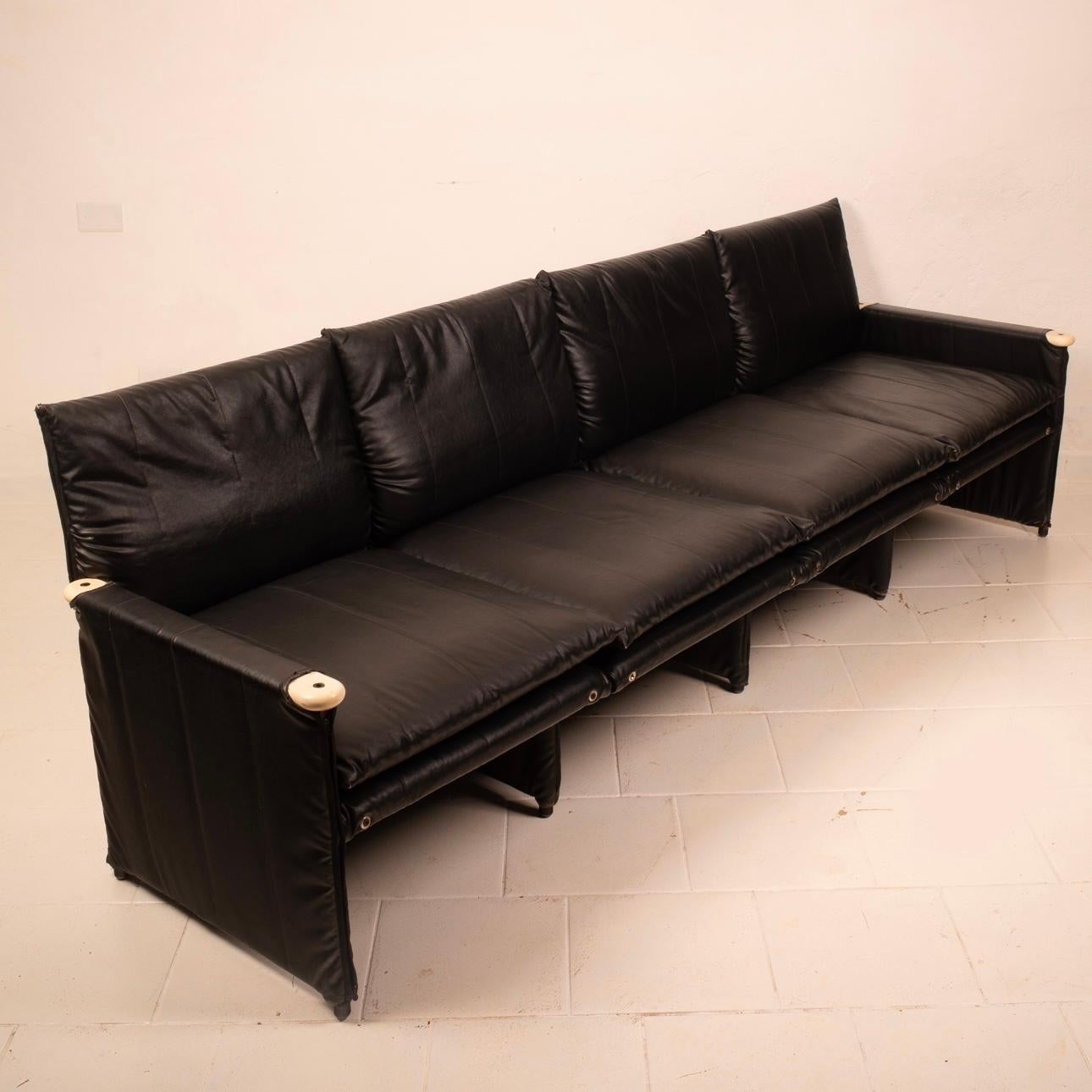 Sofá modular en ecopiel negra de Giovannetti Acero en venta