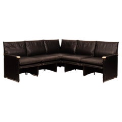 Sofá modular en ecopiel negra de Giovannetti