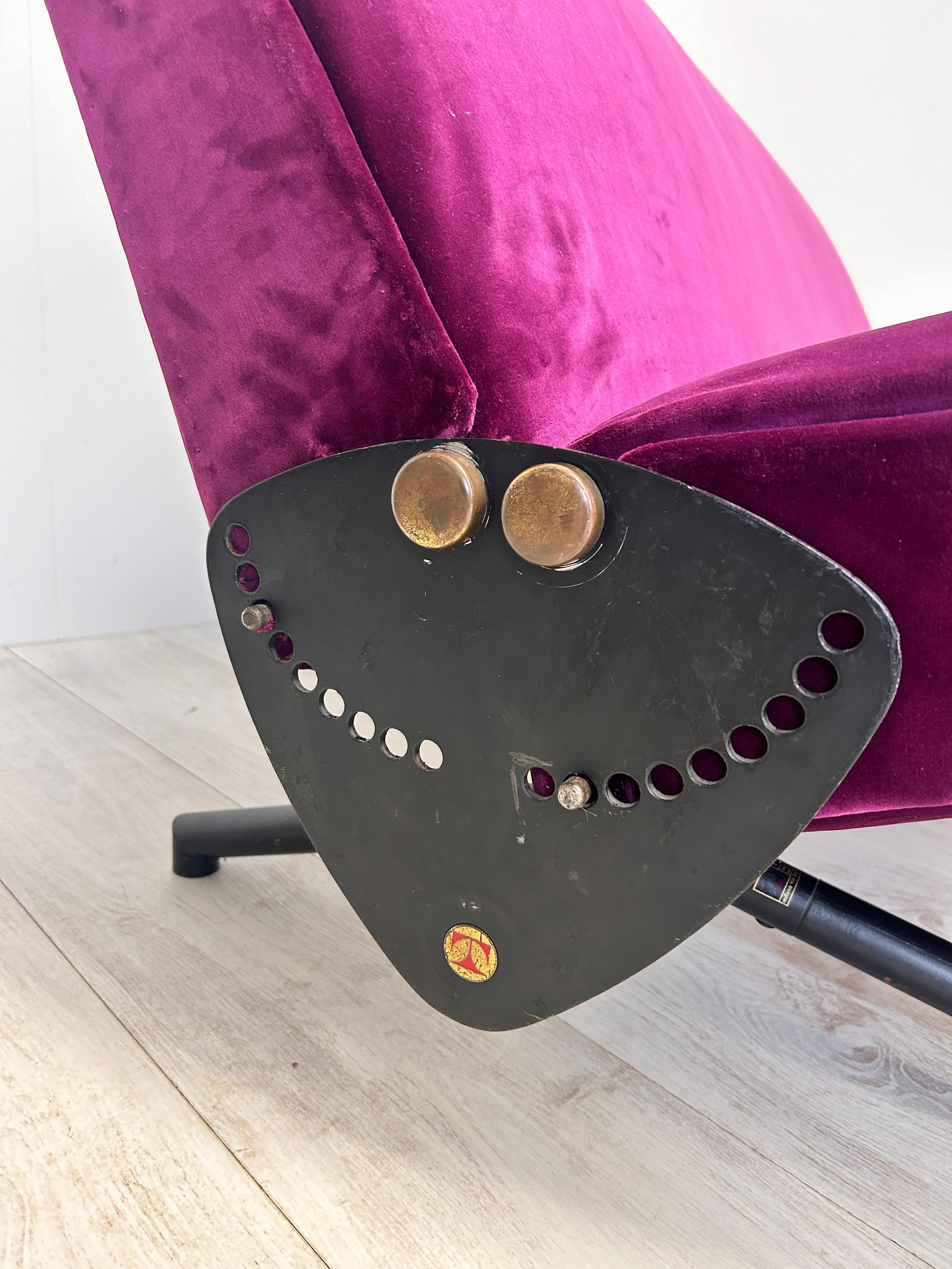 Divano mod. D70, Osvaldo Borsani, Tecno, 1955 2