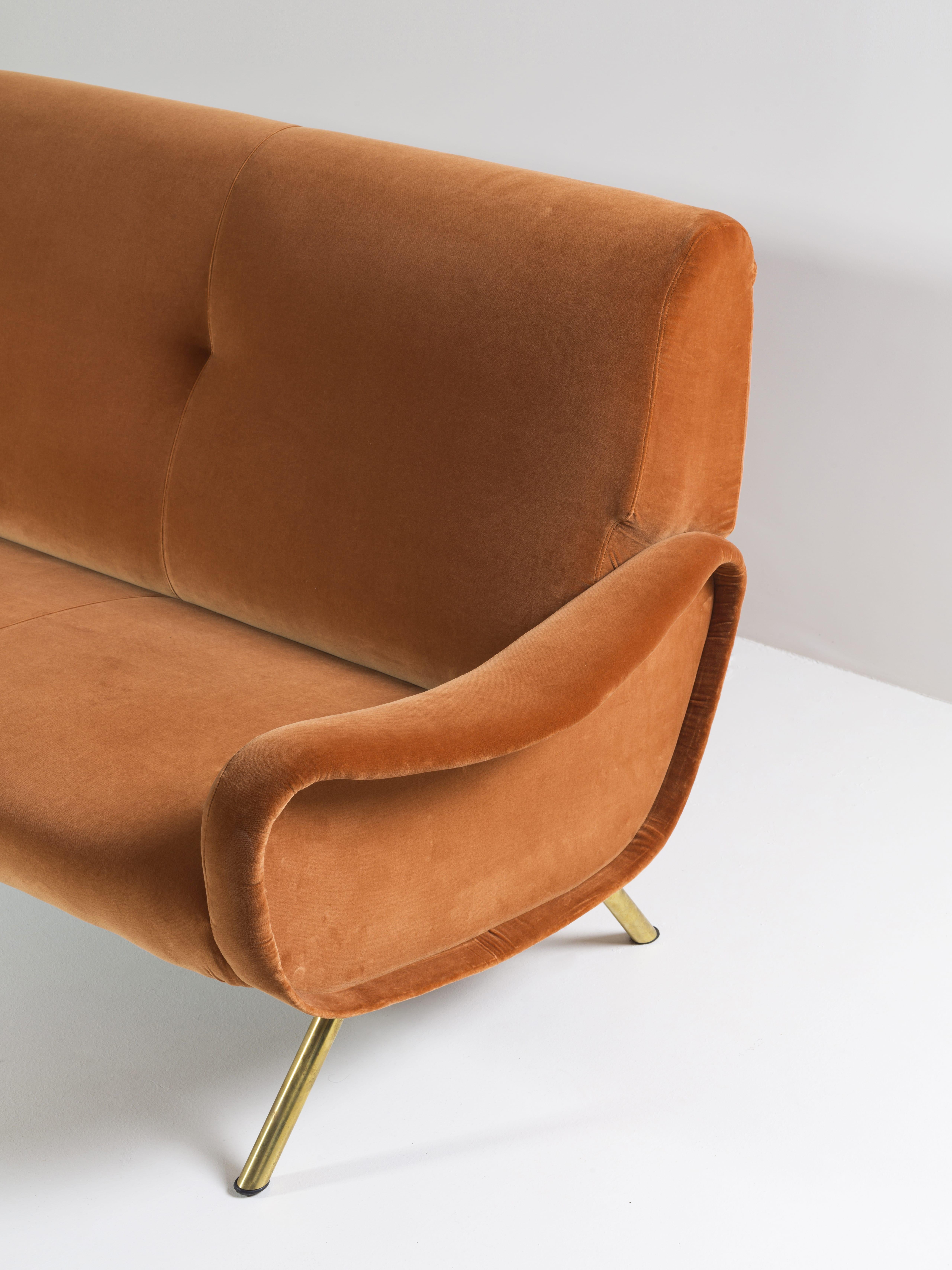 Canapé modèle Lady, Marco Zanuso pour Arflex Italia Velours des années 50 Pierre Frey en vente 1