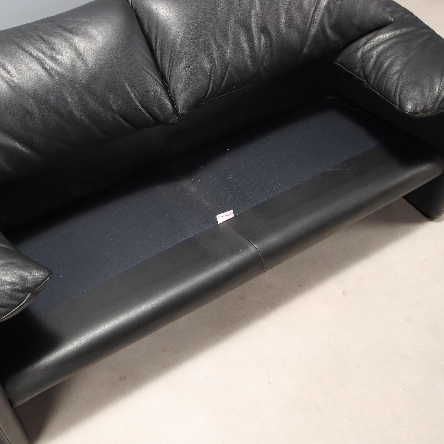 Cuir Divano modello 'Maralunga' Cassina Design/One di Vico Magistretti anni 90 en vente