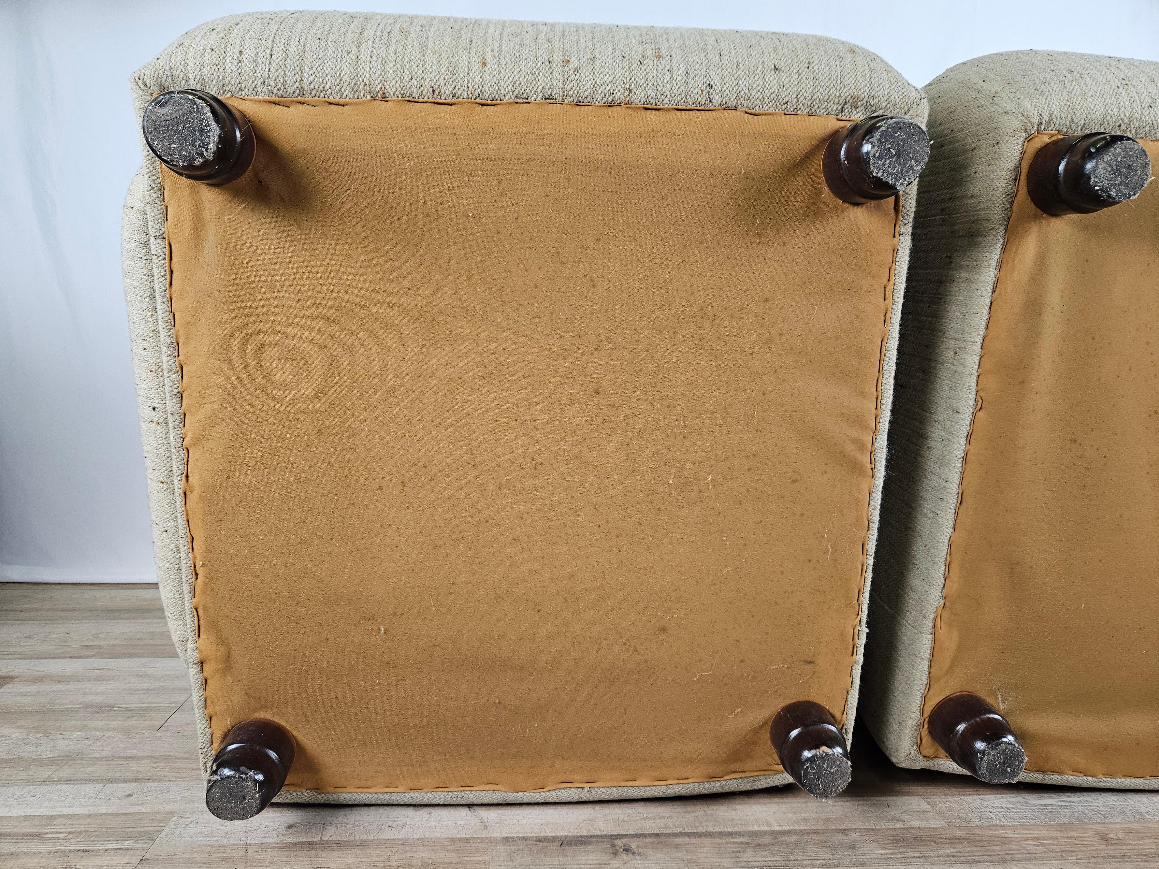 Canapé d'angle modulable quatre places en tissu des années 1970 en vente 4