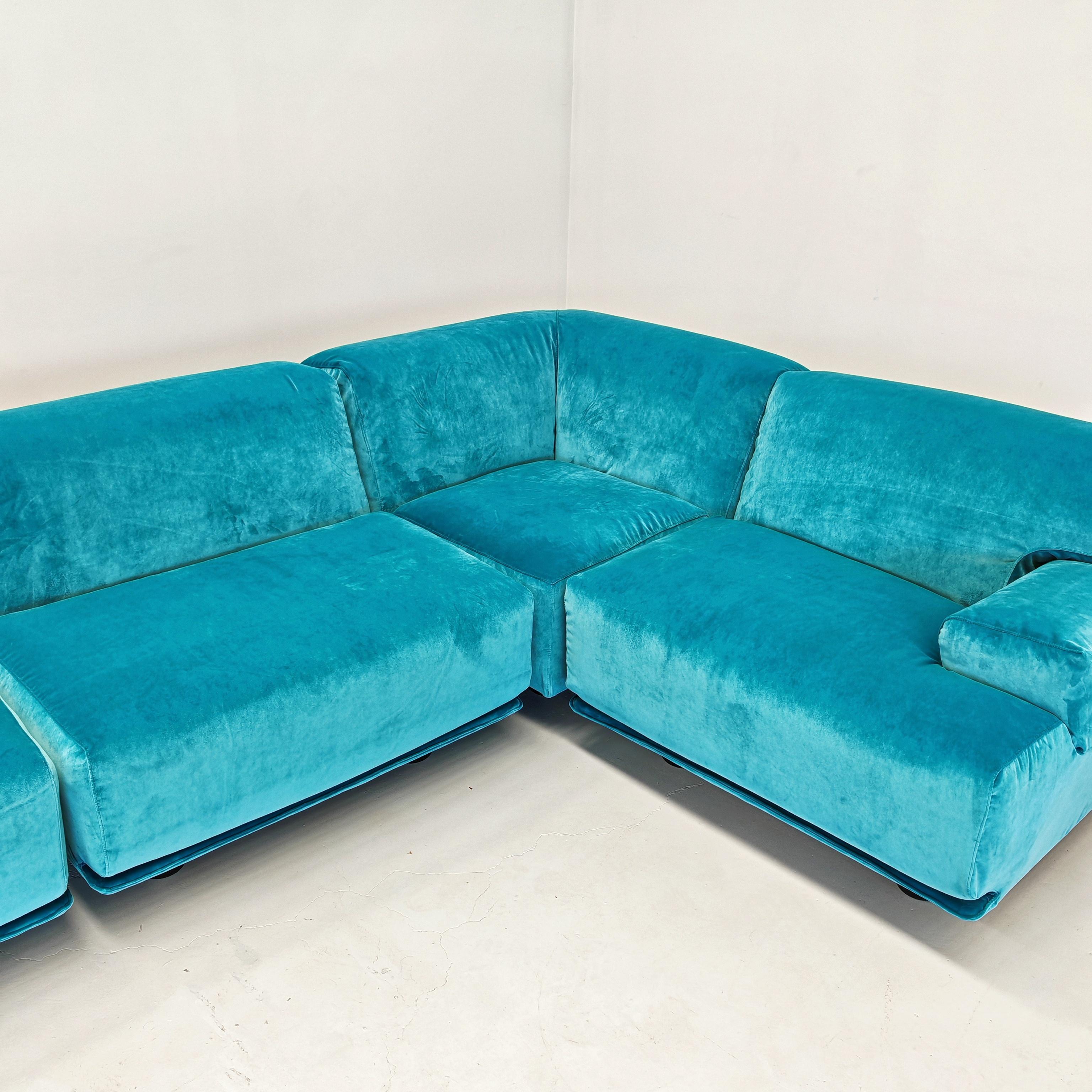 Sofá esquinero modular 4 plazas Azul claro  Cassina Fiandra - Magistretti 80s en venta 2