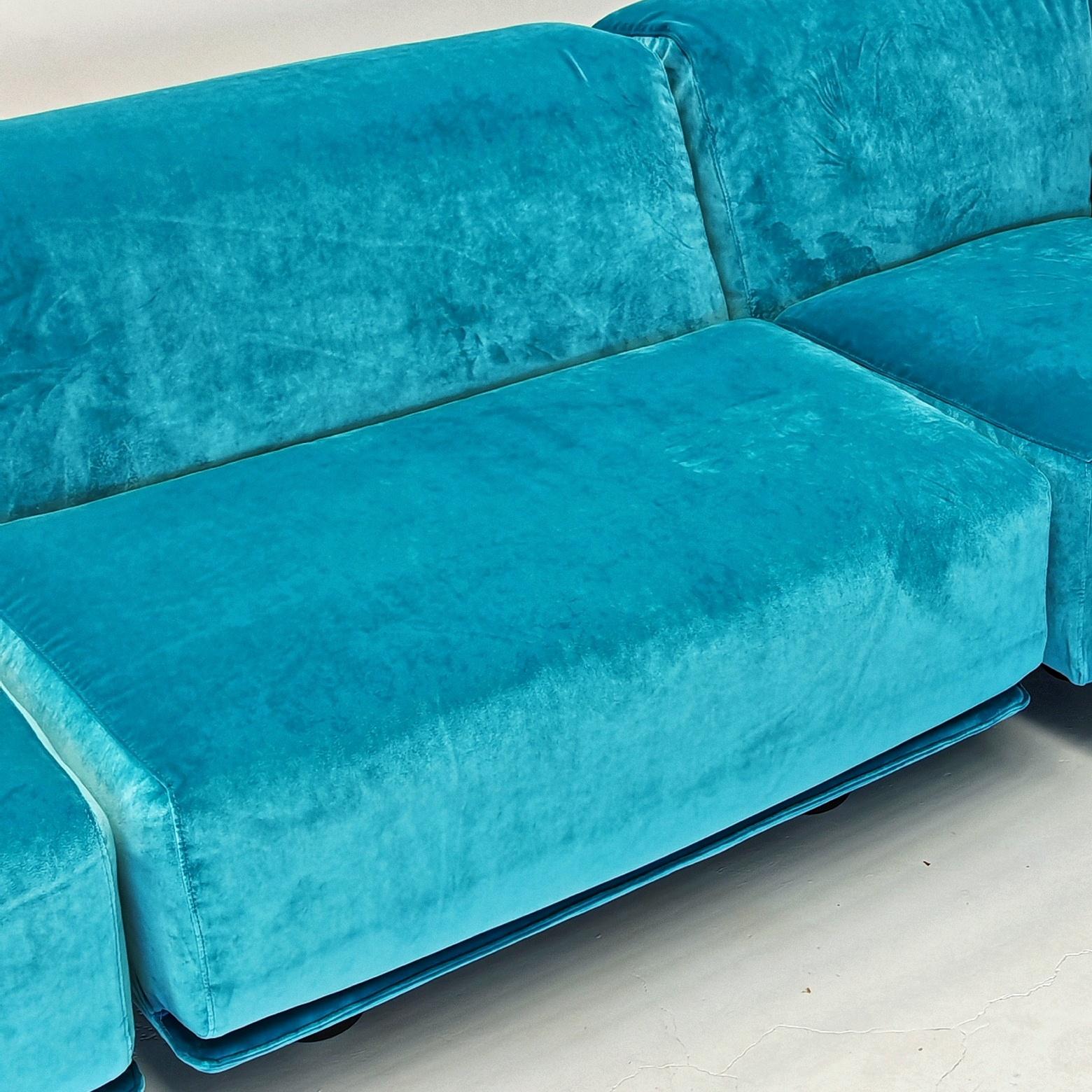 Sofá esquinero modular 4 plazas Azul claro  Cassina Fiandra - Magistretti 80s en venta 7