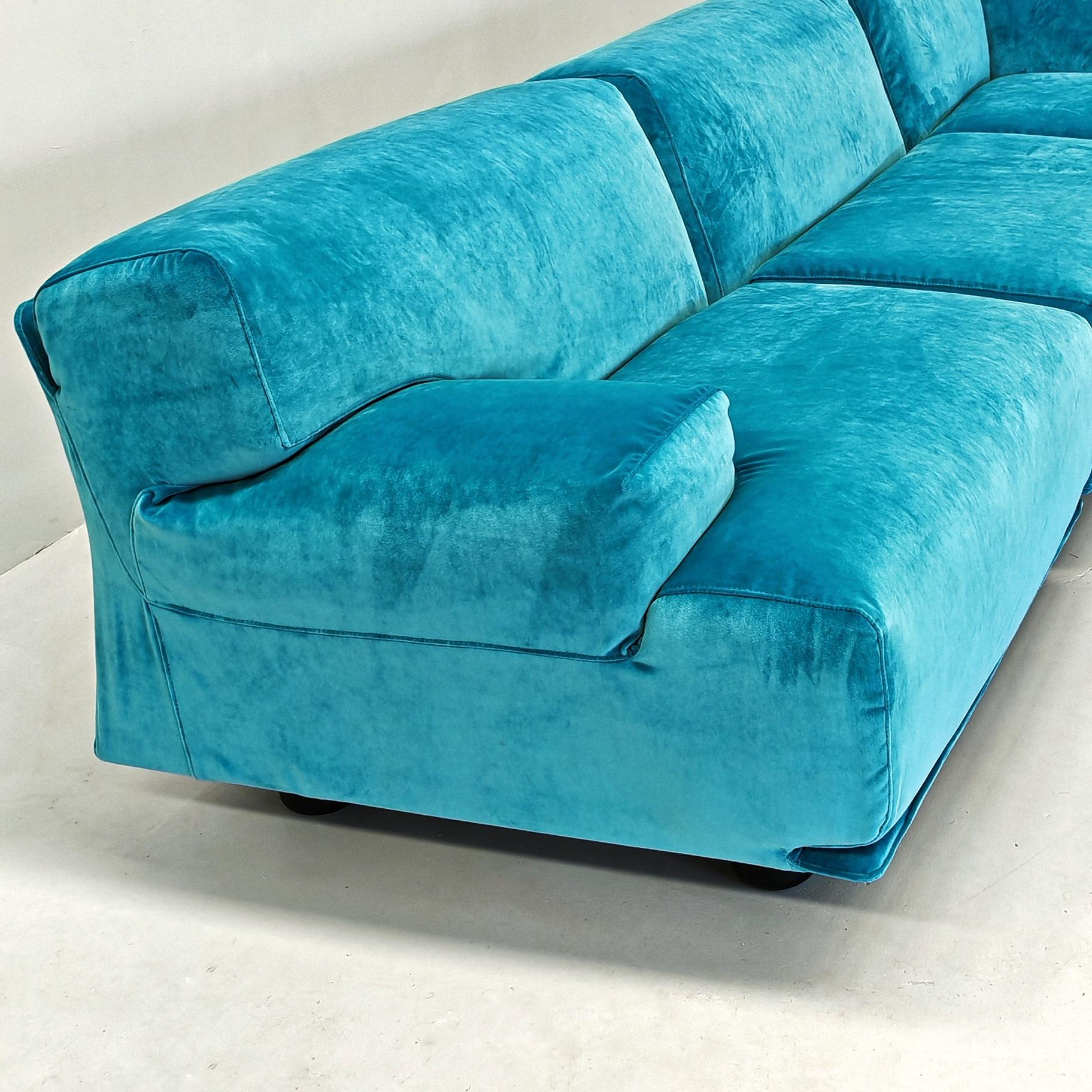 Sofá esquinero modular 4 plazas Azul claro  Cassina Fiandra - Magistretti 80s en Excelente estado para la venta en Milano, MI