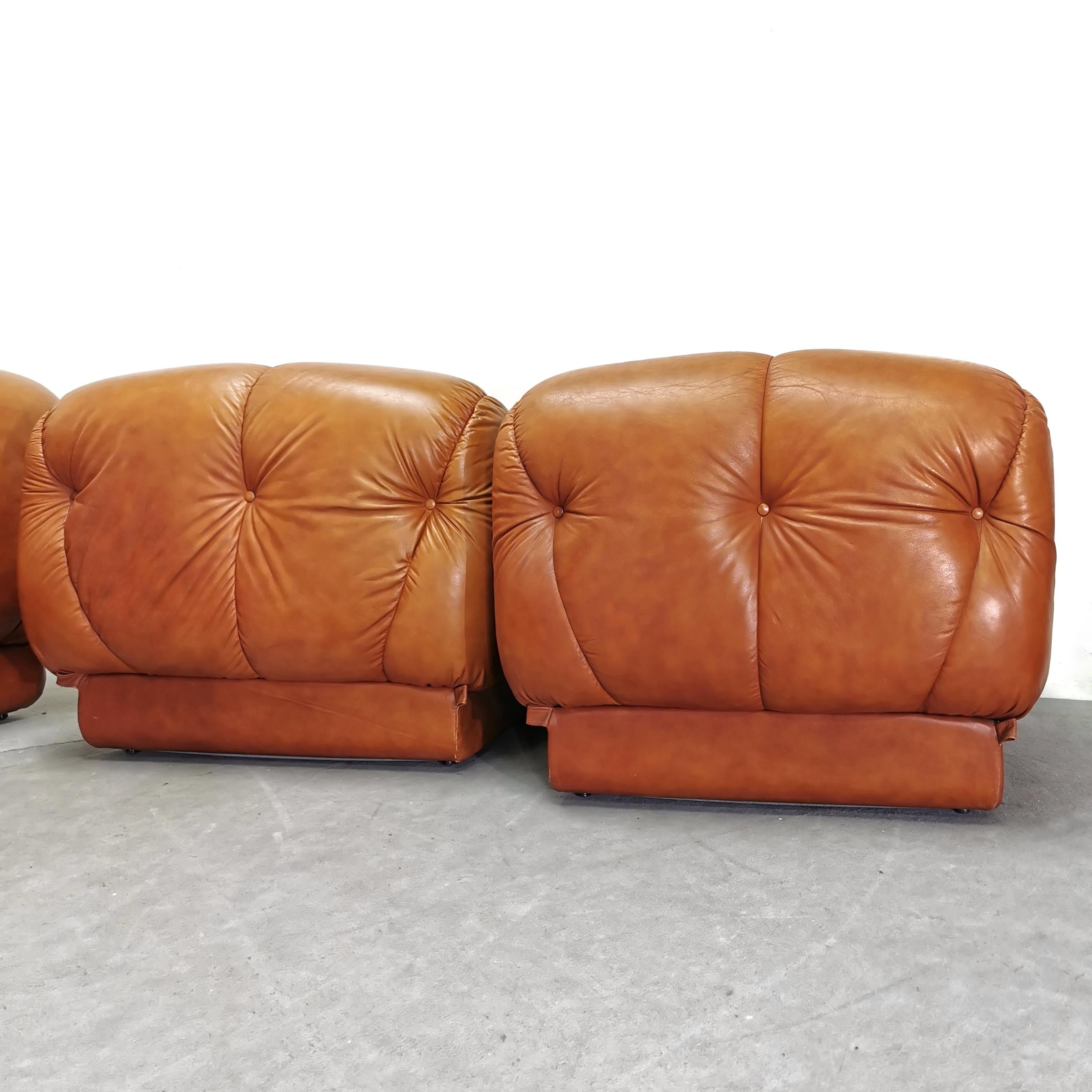 Nuvolone modular leather sofa 5 modules 70s Rino Maturi for Mimo Design  For Sale 10