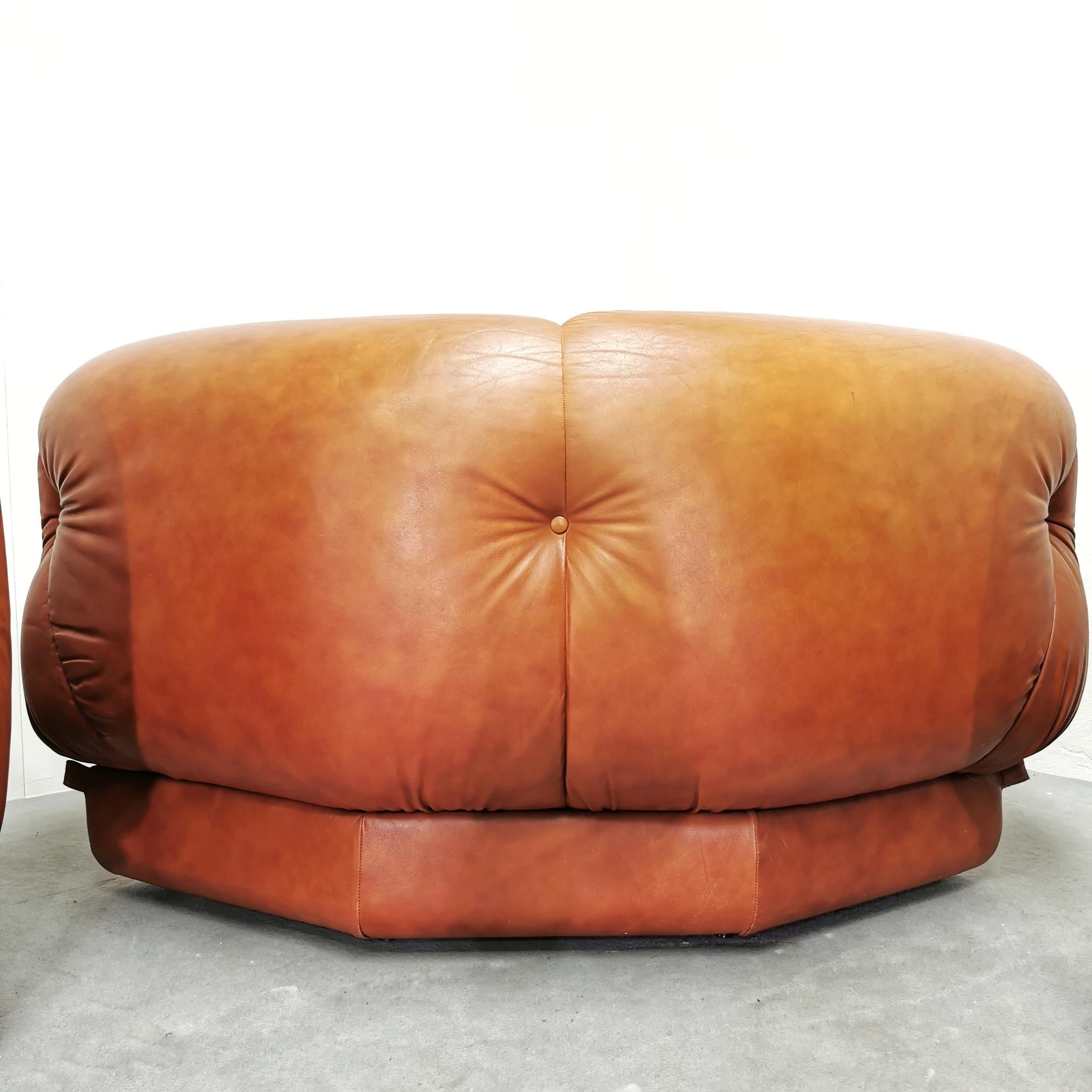 Nuvolone modular leather sofa 5 modules 70s Rino Maturi for Mimo Design  For Sale 11