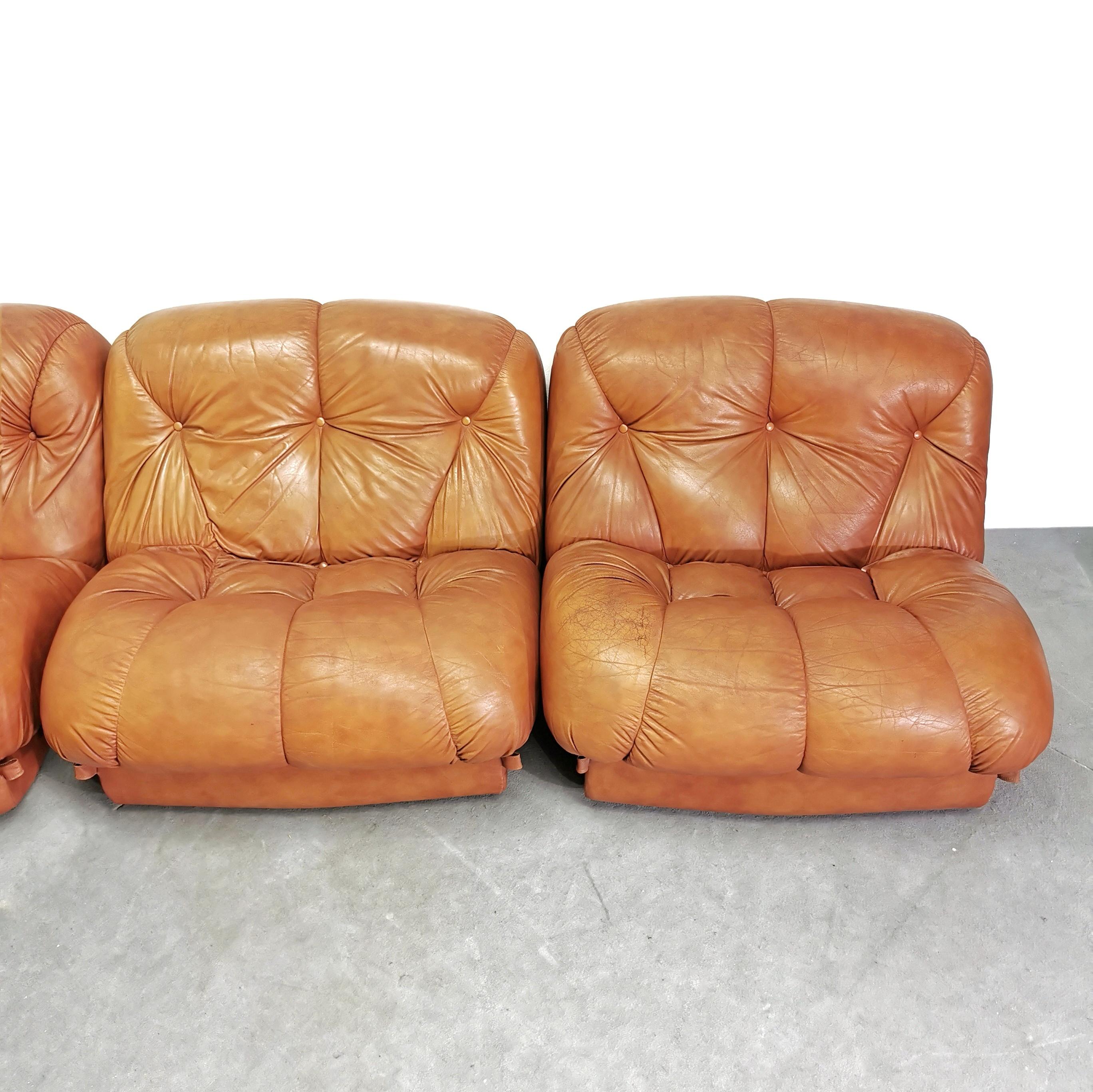 20th Century Nuvolone modular leather sofa 5 modules 70s Rino Maturi for Mimo Design  For Sale