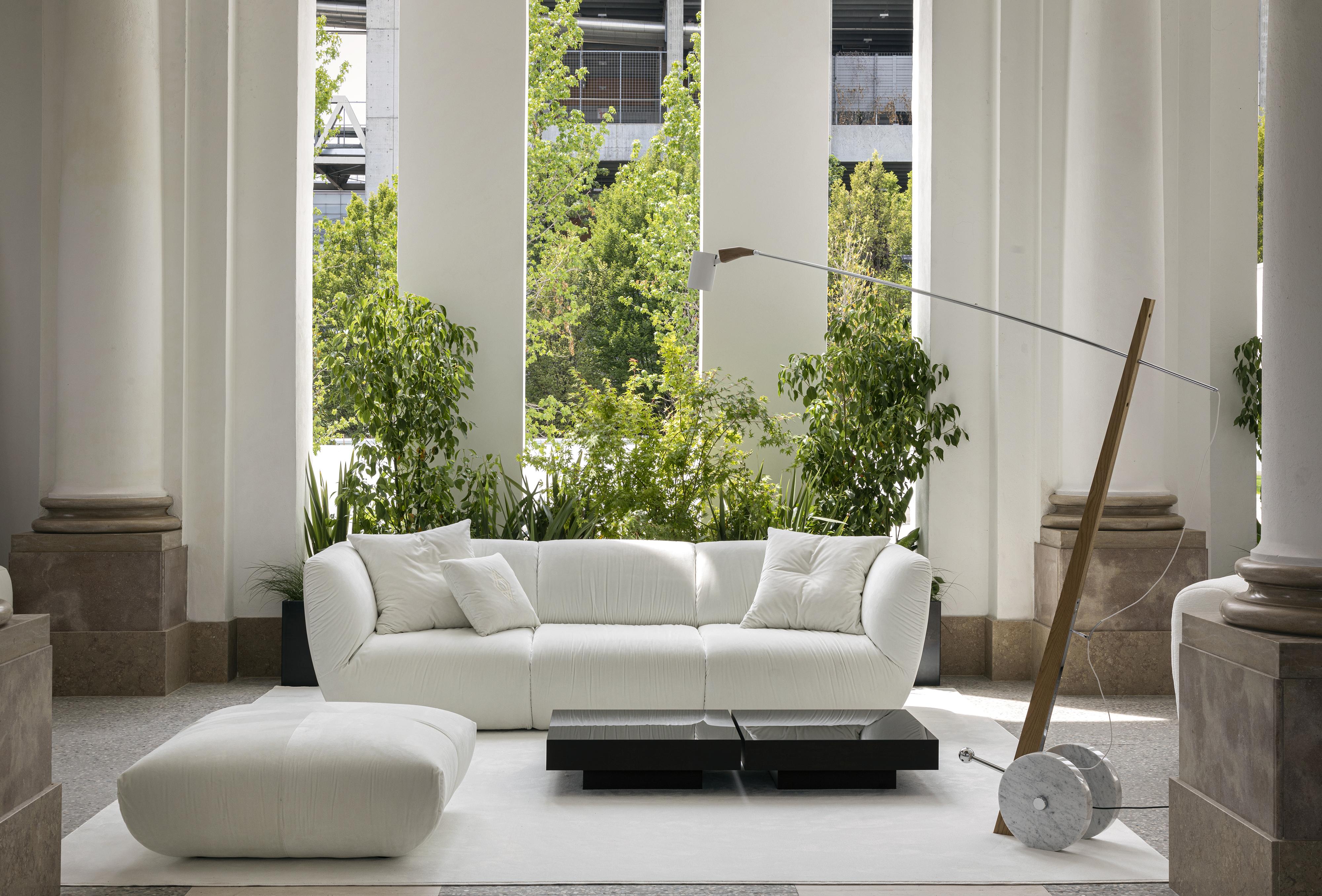 Modern VERY 3-seater sofa, in white velvet. By Legame Italia For Sale