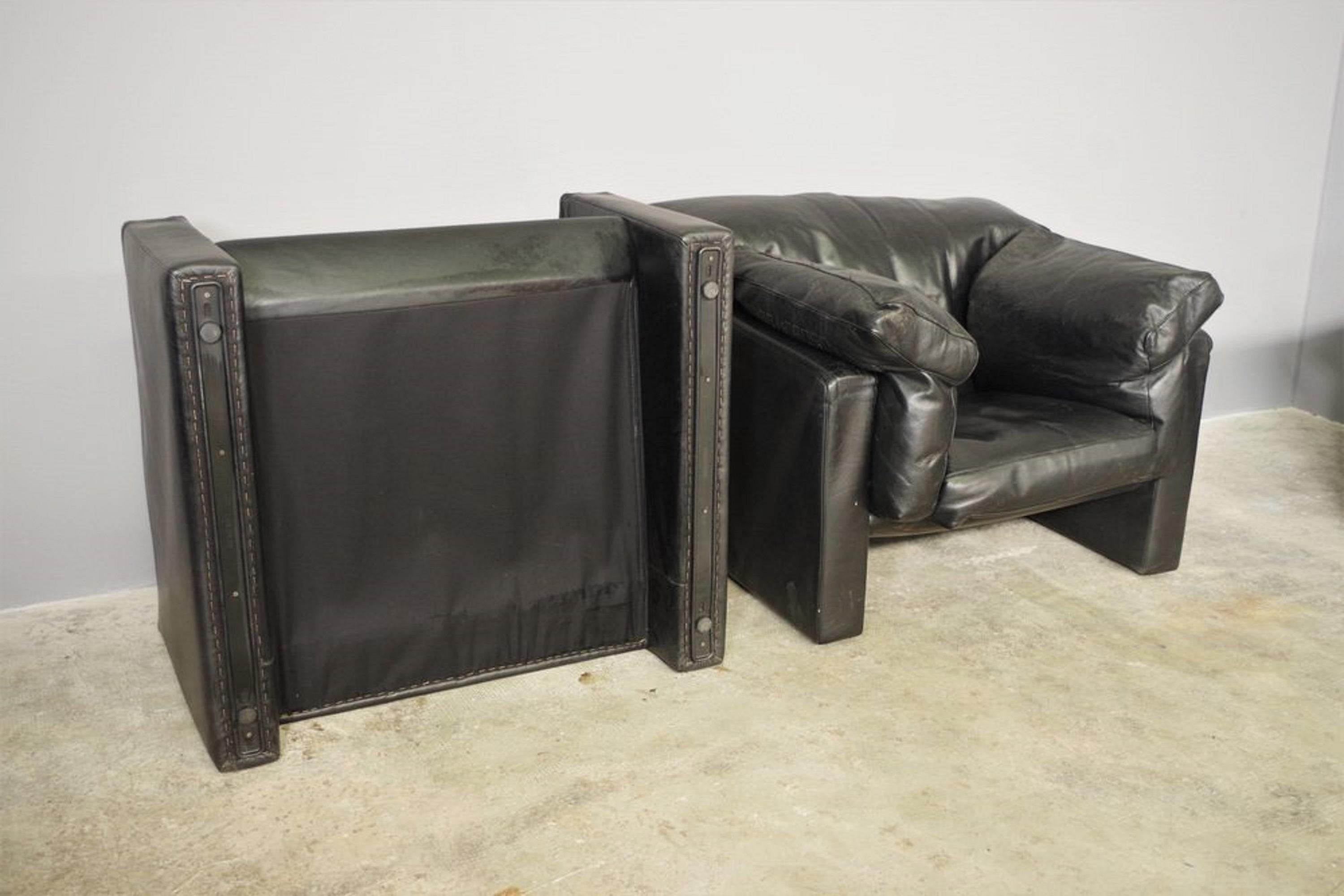 18th Century and Earlier Canapé et fauteuils en cuir noir Moroso, 1984, ensemble de 3 en vente