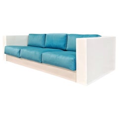 Divano "Saratoga" Poltronova anni 70 struttura Bianca e cuscini velluto celeste