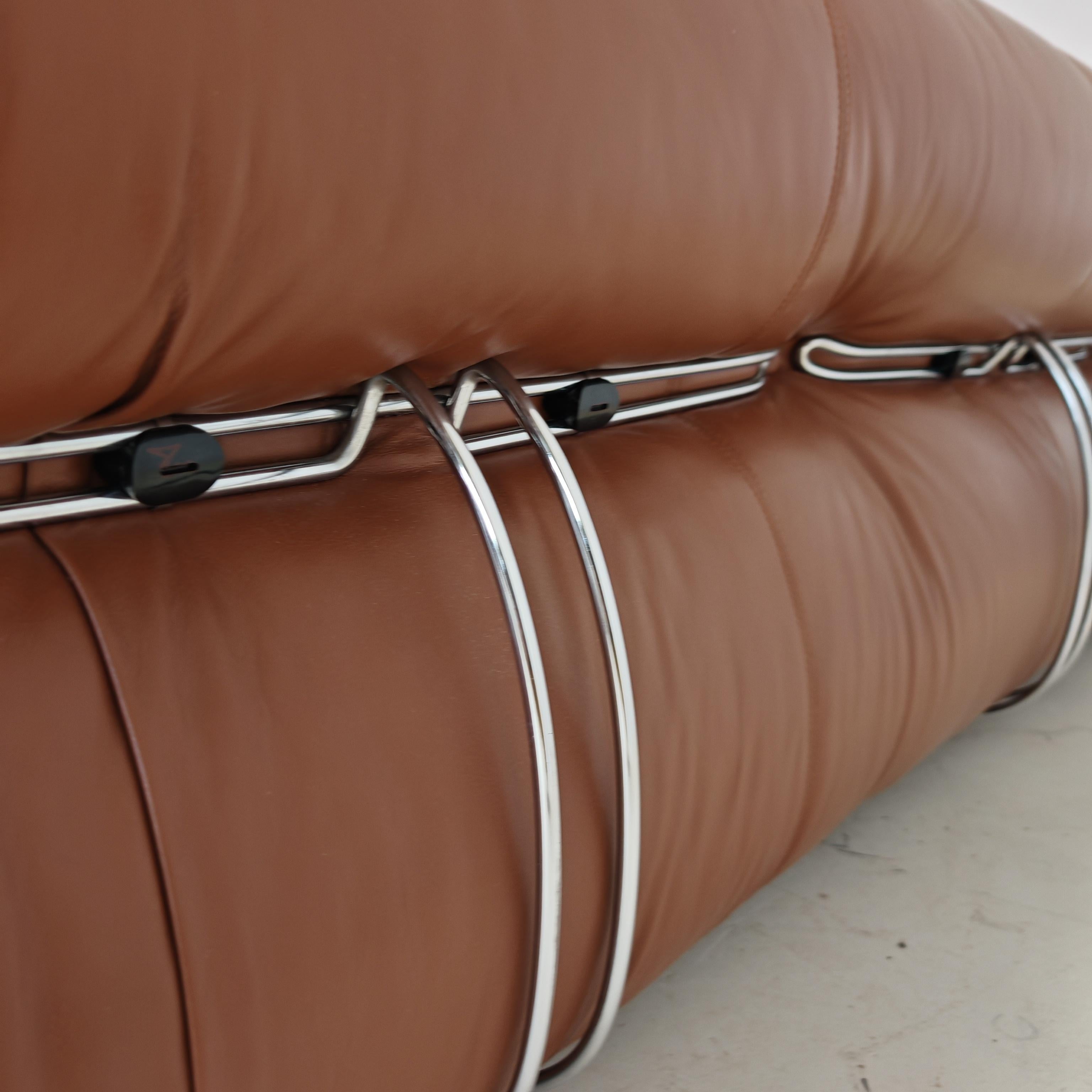 Canapé design Italie années 70 en cuir brun Soriana par Tobia Scarpa pour Cassina en vente 4