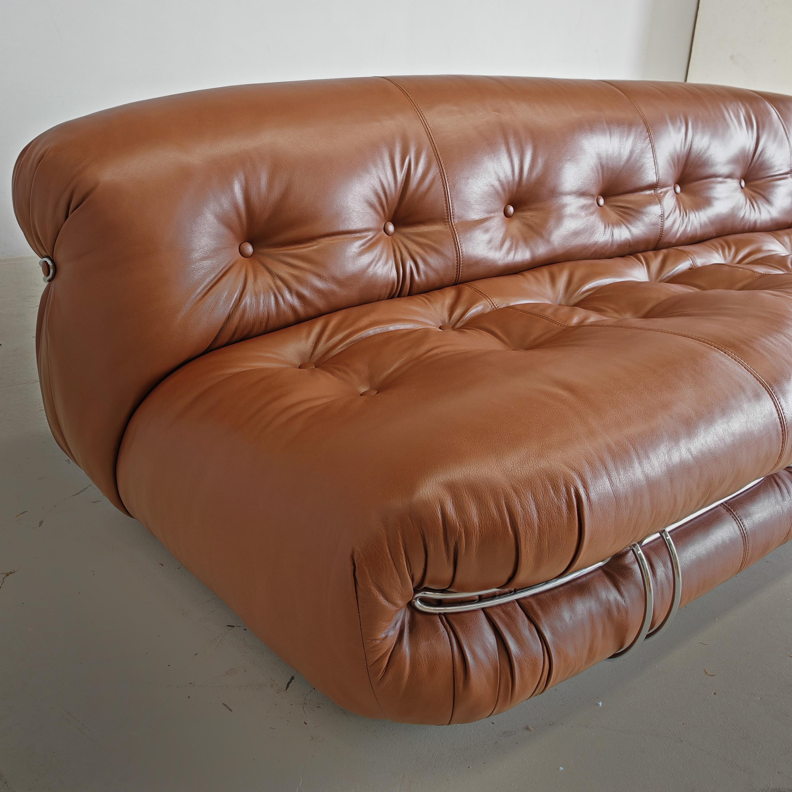 Mid-Century Modern Canapé design Italie années 70 en cuir brun Soriana par Tobia Scarpa pour Cassina en vente