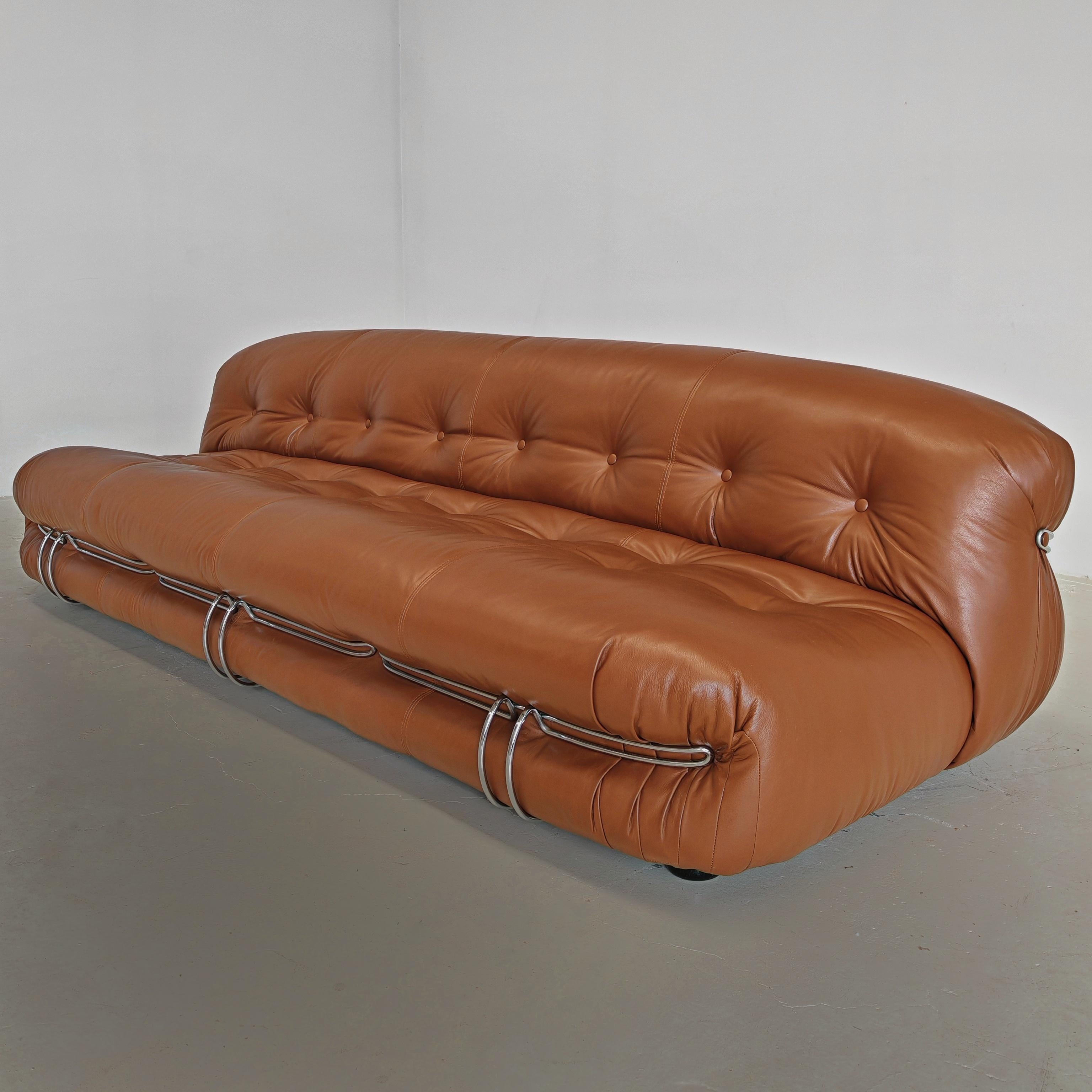 Italian Canapé design Italie années 70 en cuir brun Soriana par Tobia Scarpa pour Cassina en vente