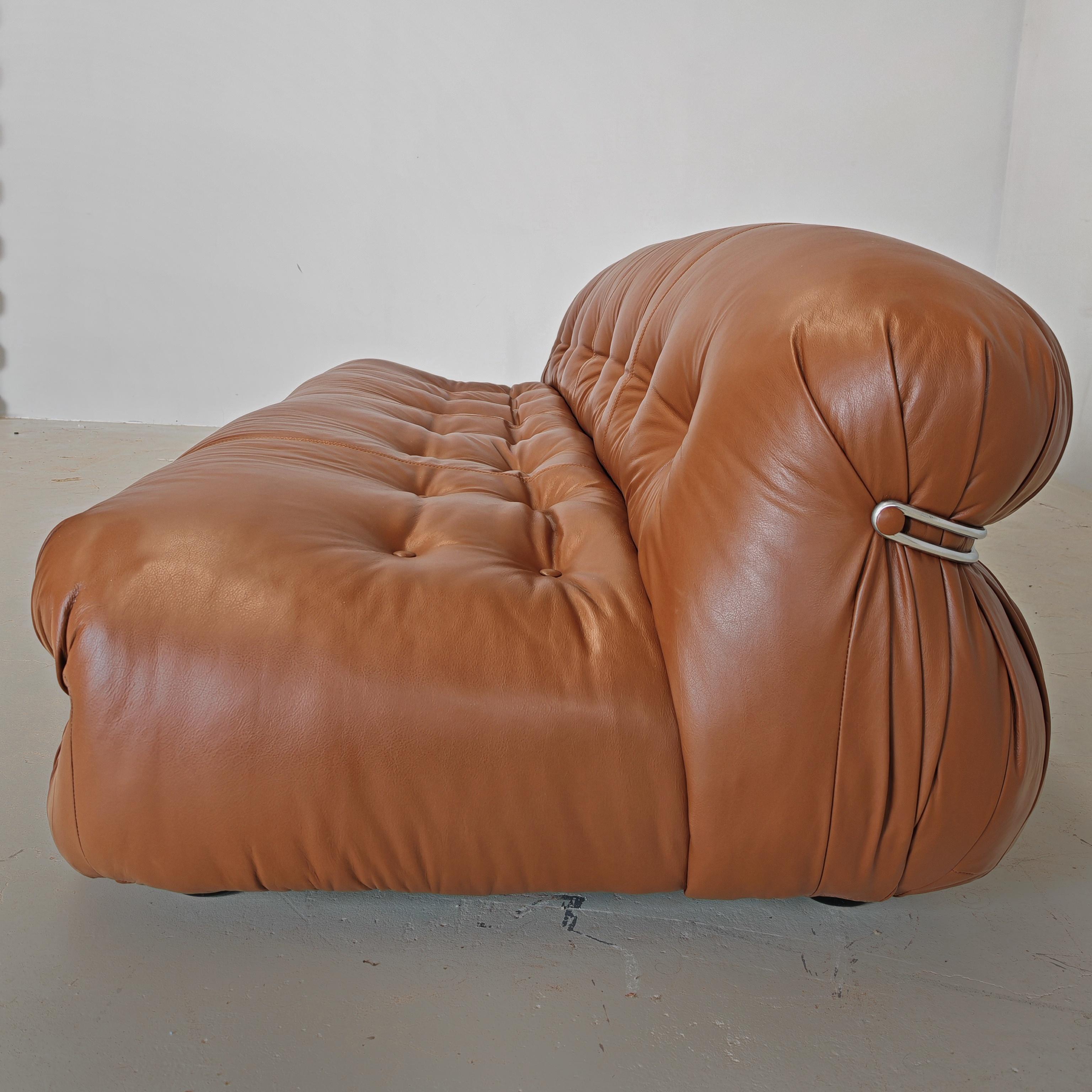 Autre Canapé design Italie années 70 en cuir brun Soriana par Tobia Scarpa pour Cassina en vente