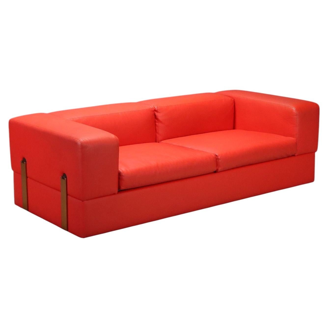 "711" three-seater sofa by Tito Agnoli for Cinova, from the 1960s, in red fabric. For Sale