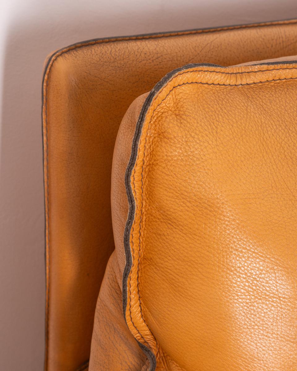 Late 20th Century Vintage 70s beige leather sofa designed by Ferruccio Brunati For Sale