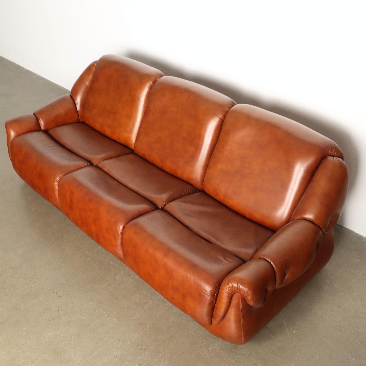 Plastique Canapé vintage des années 70 en similicuir marron en vente