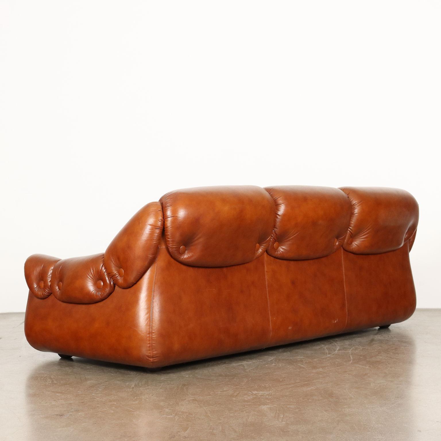 Canapé vintage des années 70 en similicuir marron en vente 1
