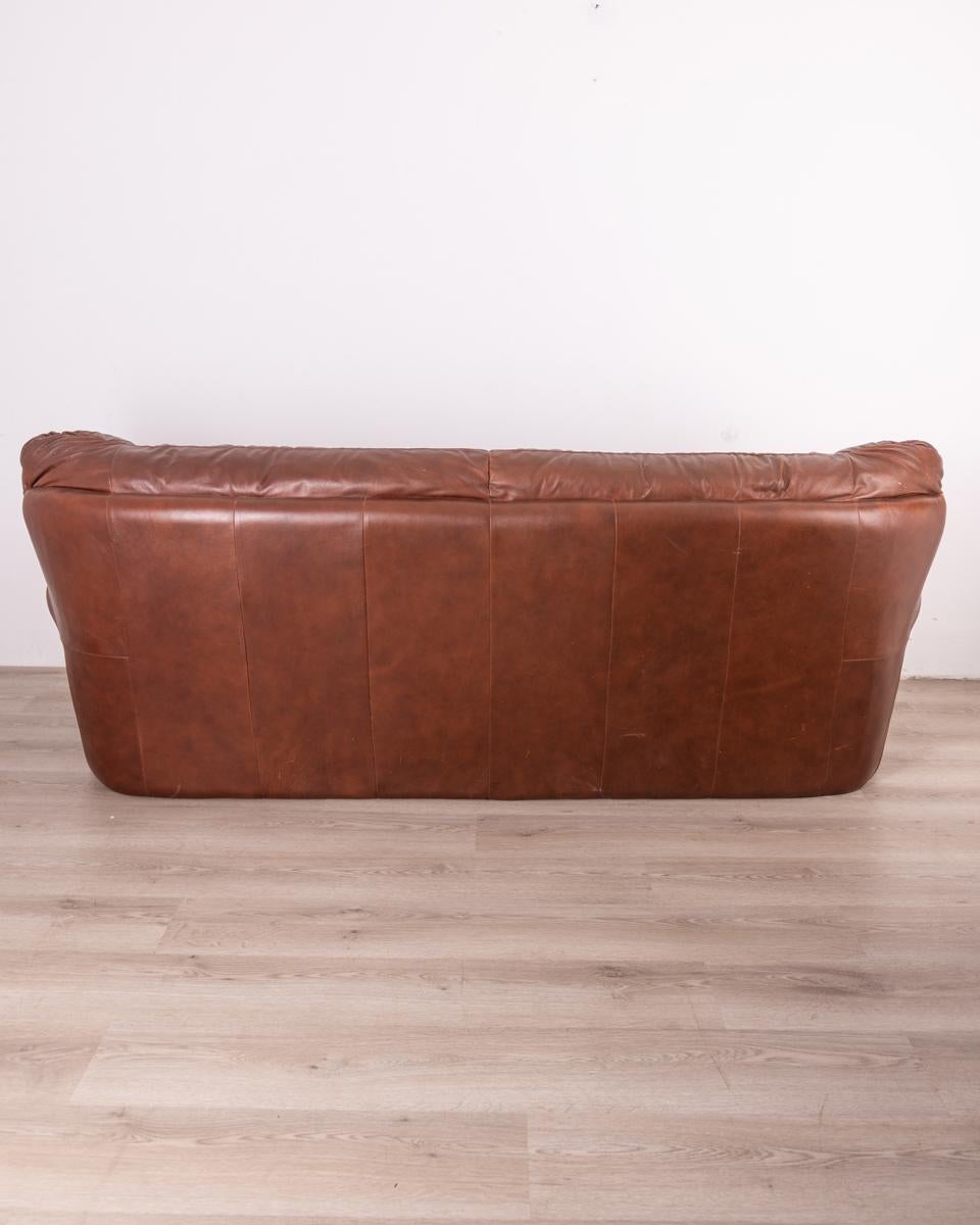 Late 20th Century Vintage 70s brown genuine leather sofa Italian design For Sale