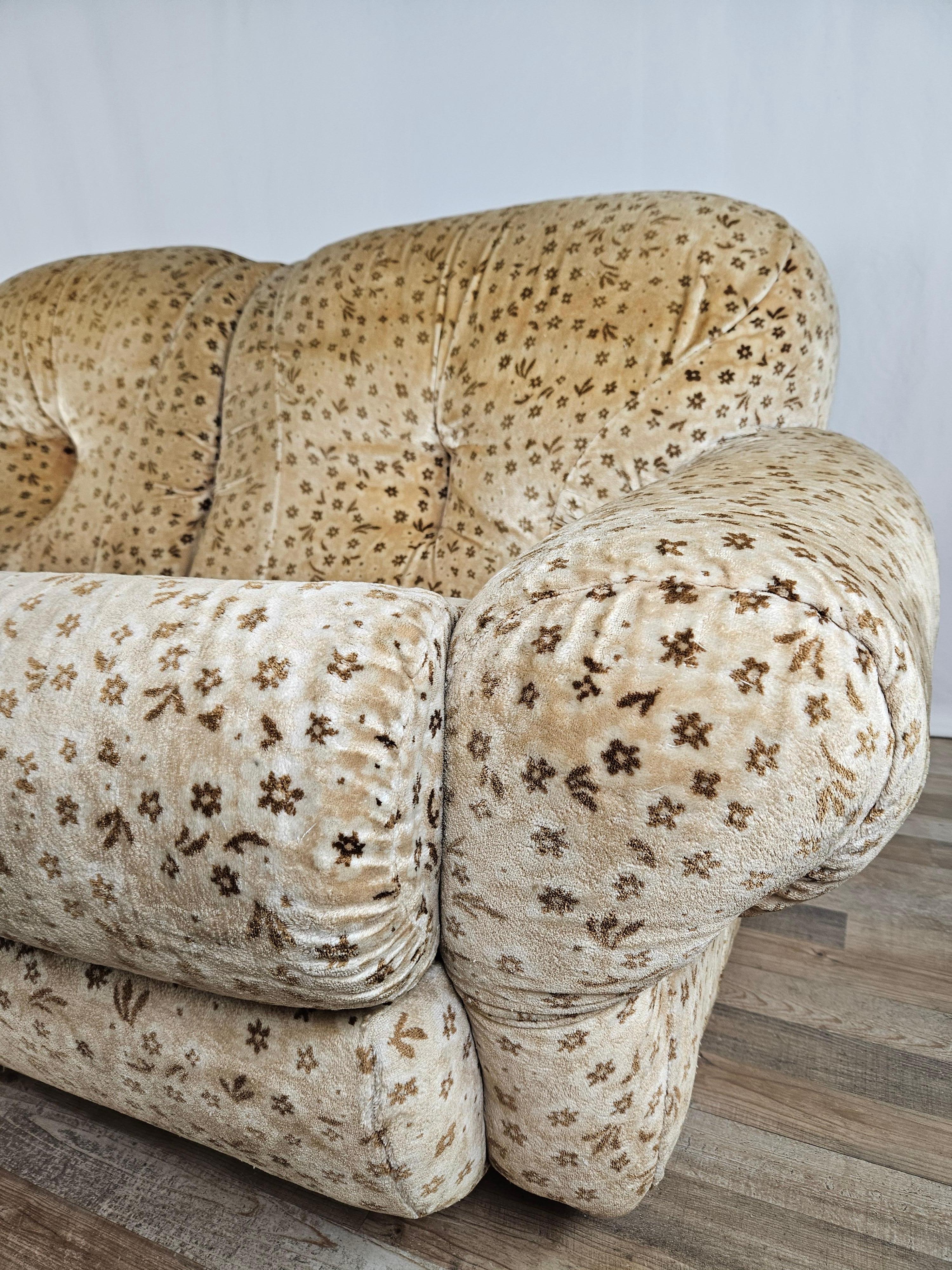 Mid-Century Modern Vintage 1970s three-seater upholstered sofa