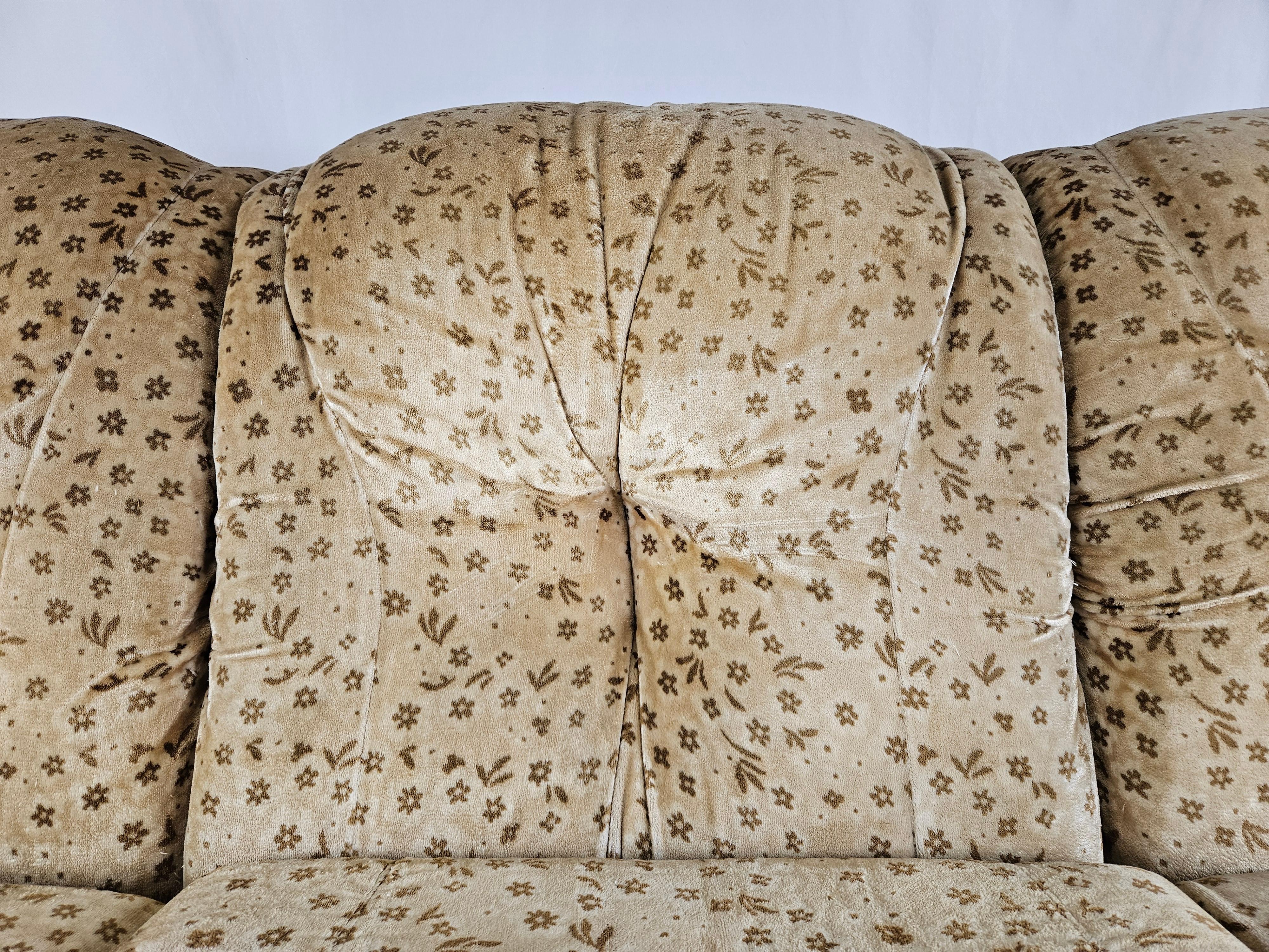 Late 20th Century Vintage 1970s three-seater upholstered sofa