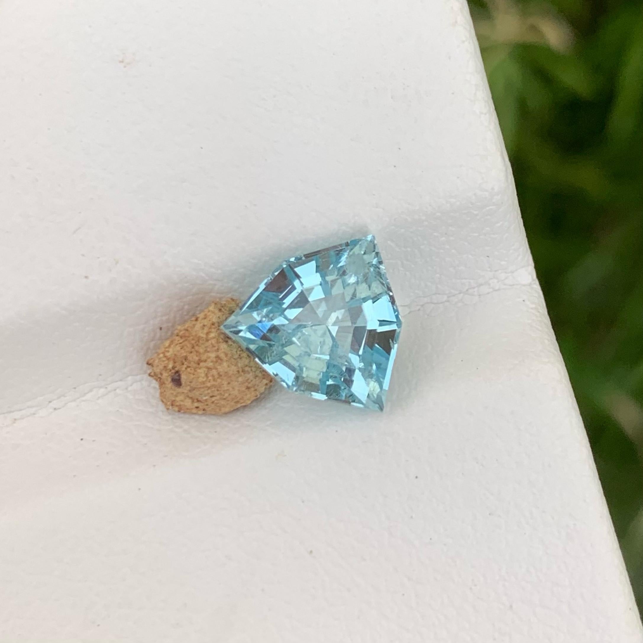 pure aquamarine stone