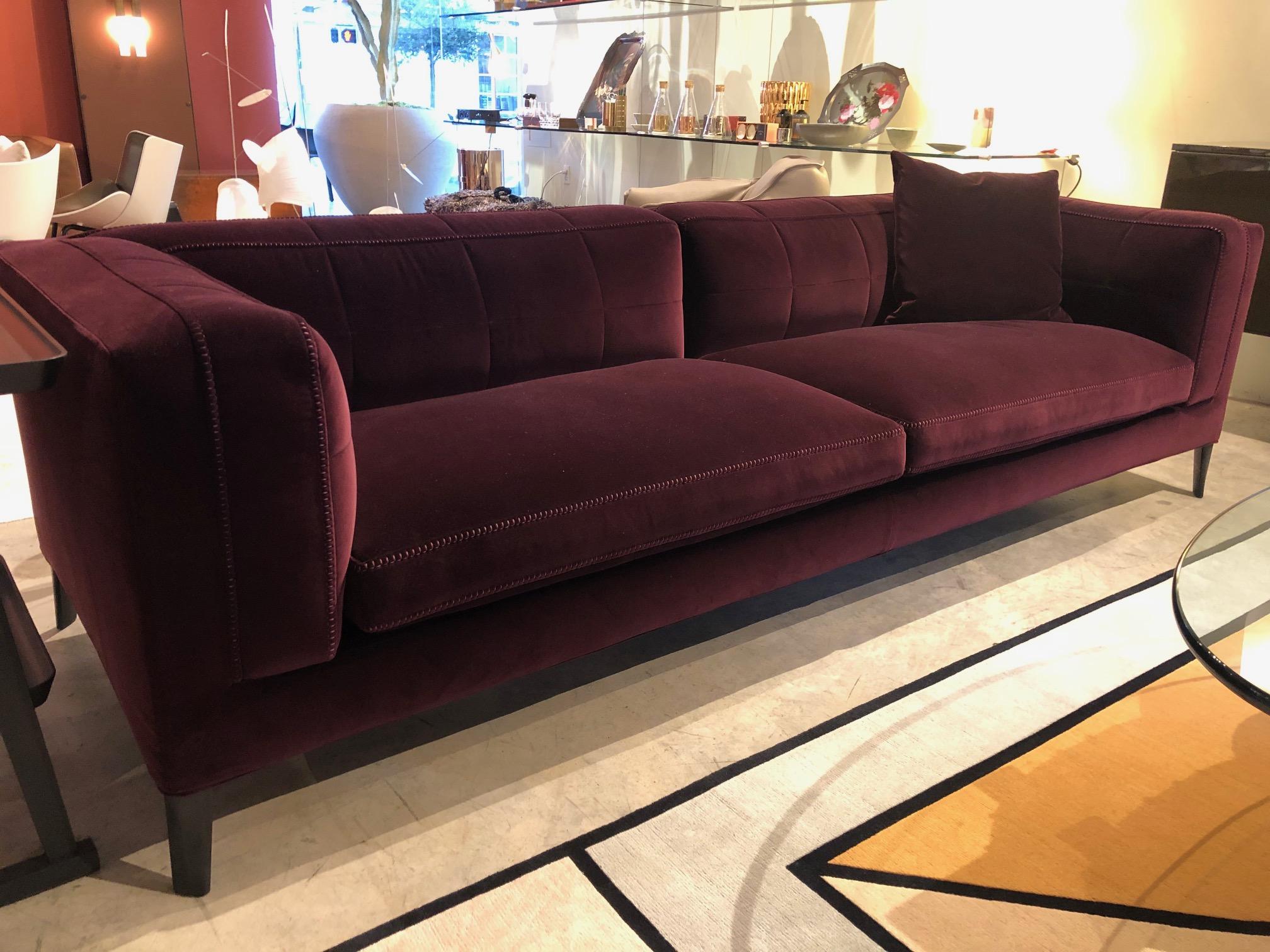 Dives is the ultimate sofa that has a taut cover on the outside and a quilted effect on the inside inspired by the classic Chesterfield sofa. This sofa is luxurious and comfortable.