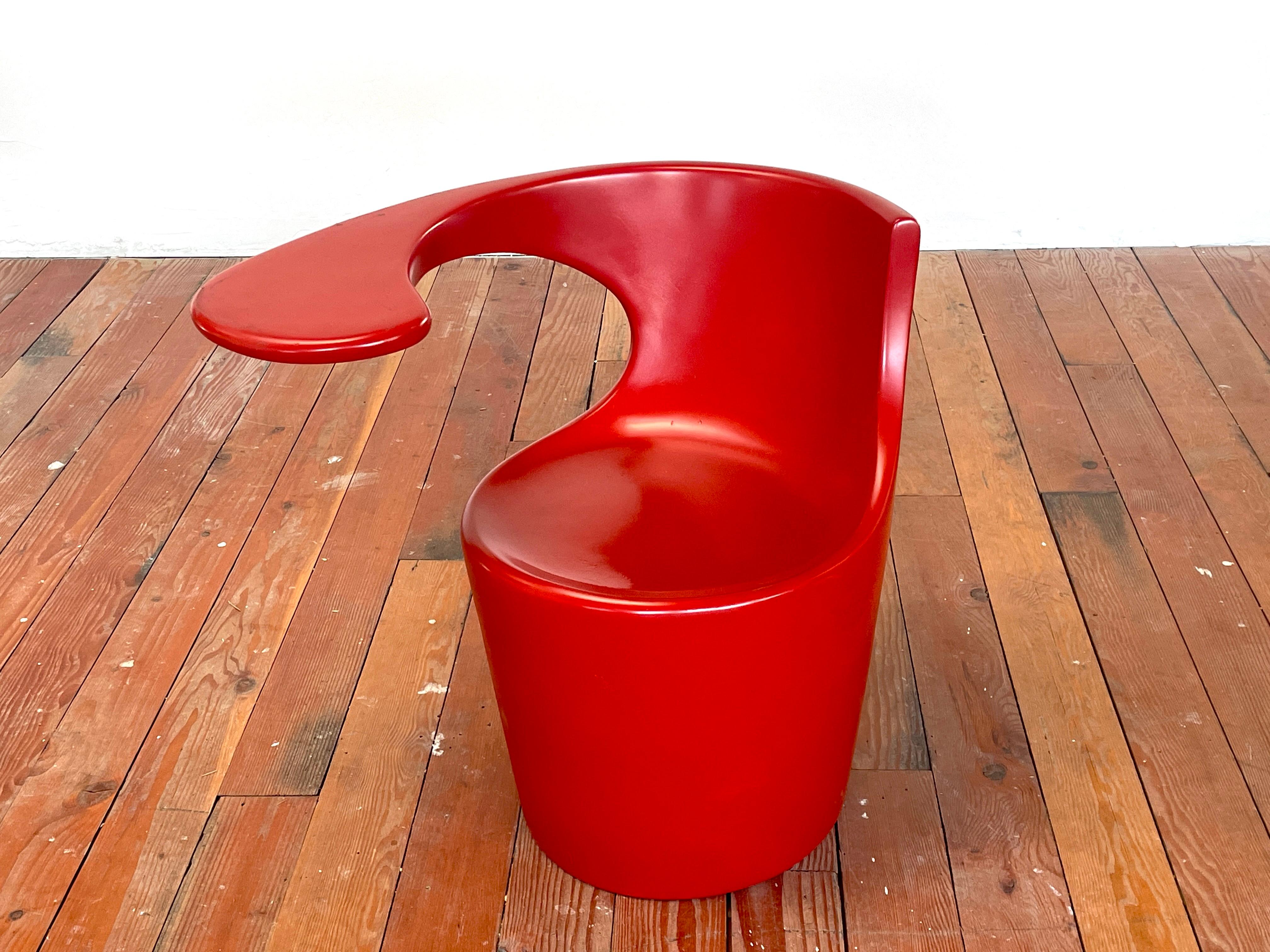 Skulpturaler italienischer Sessel „Divina“  (Italienisch) im Angebot