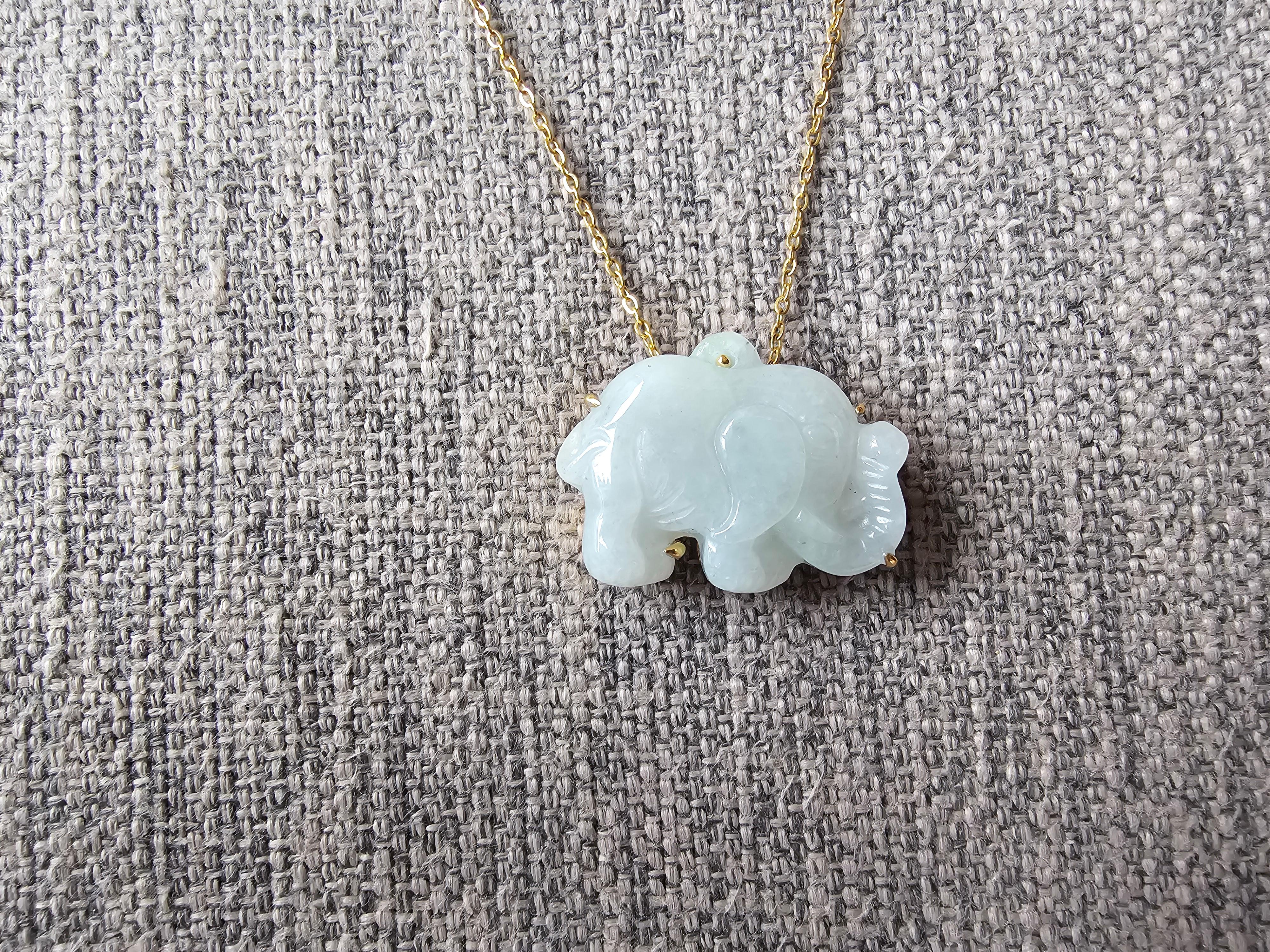 Divine Burmese A-Jadeite Elephant Brooch and Pendant with 18K Solid Yellow Gold For Sale 1