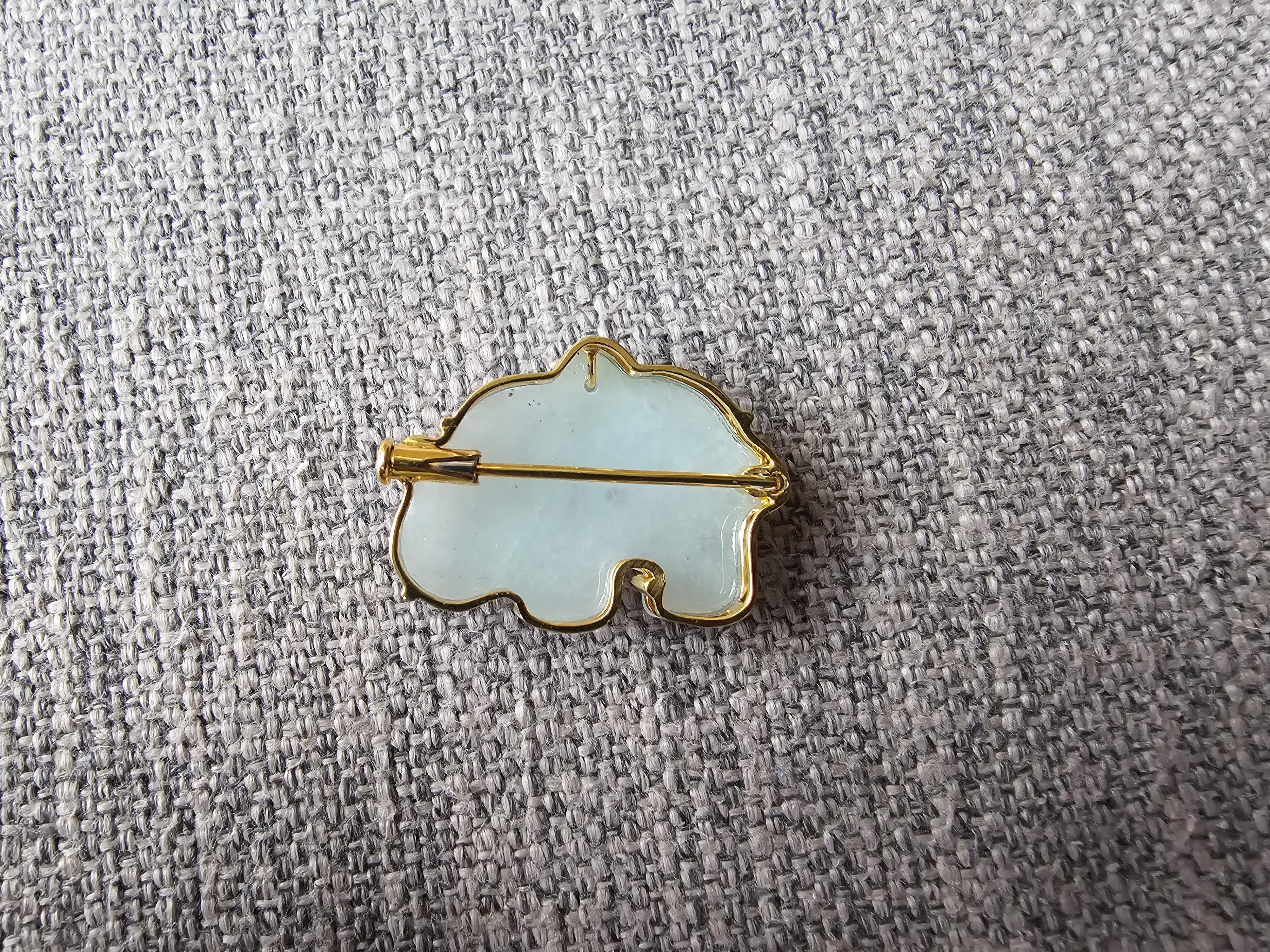 Divine Burmese A-Jadeite Elephant Brooch and Pendant with 18K Solid Yellow Gold For Sale 2