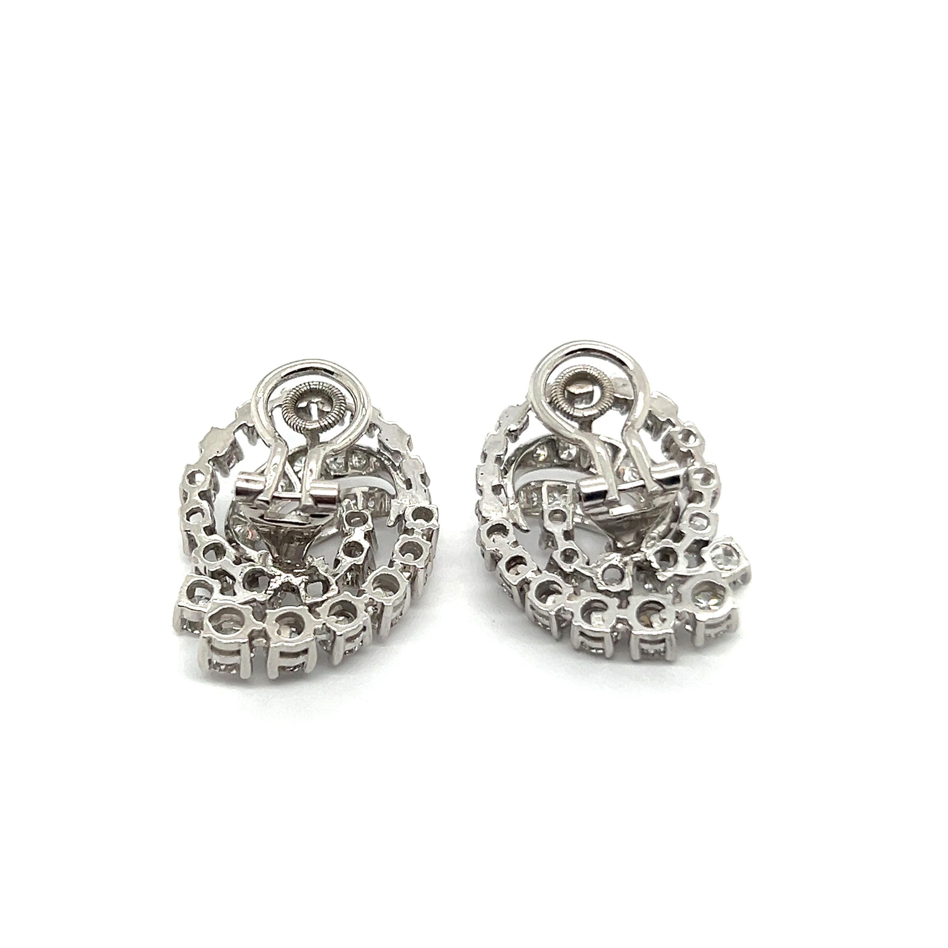 Divine Earrings with Diamonds in 18 Karat White Gold For Sale 9