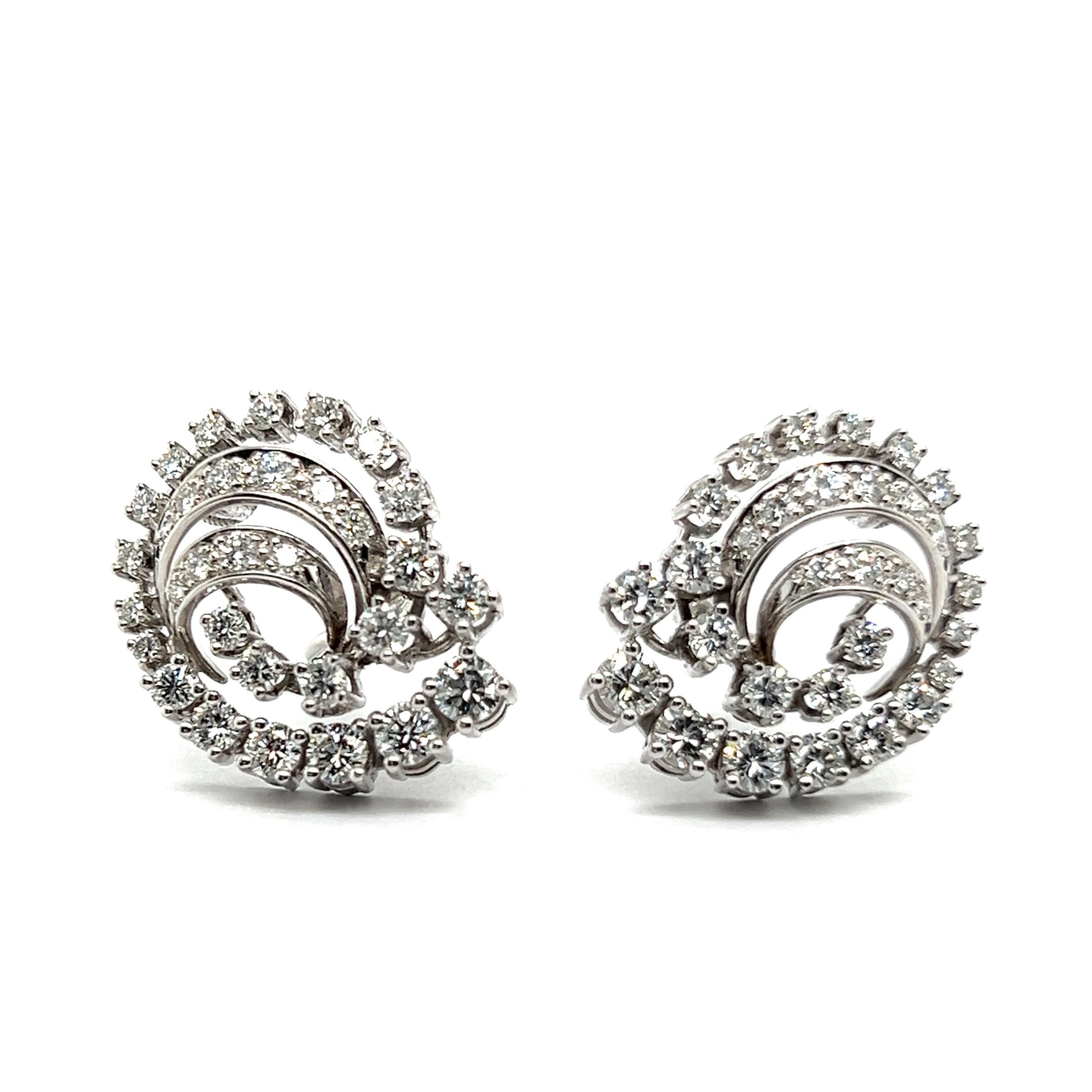 Brilliant Cut Divine Earrings with Diamonds in 18 Karat White Gold For Sale