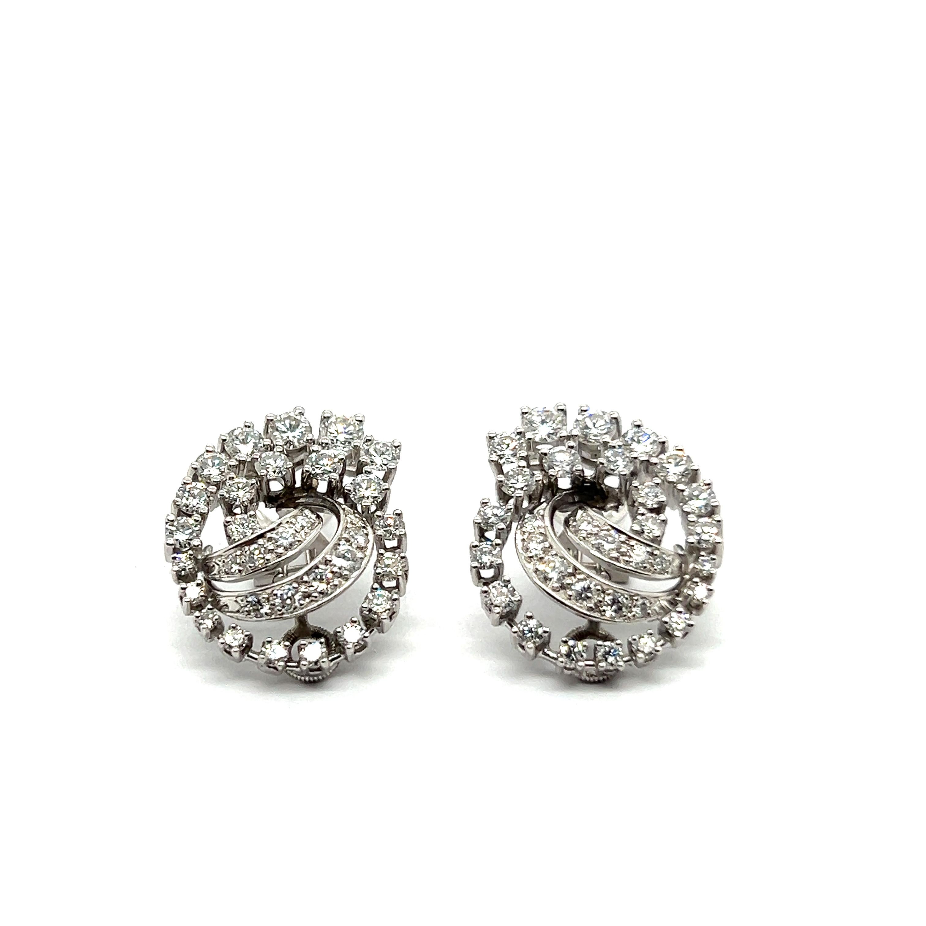 Divine Earrings with Diamonds in 18 Karat White Gold For Sale 1