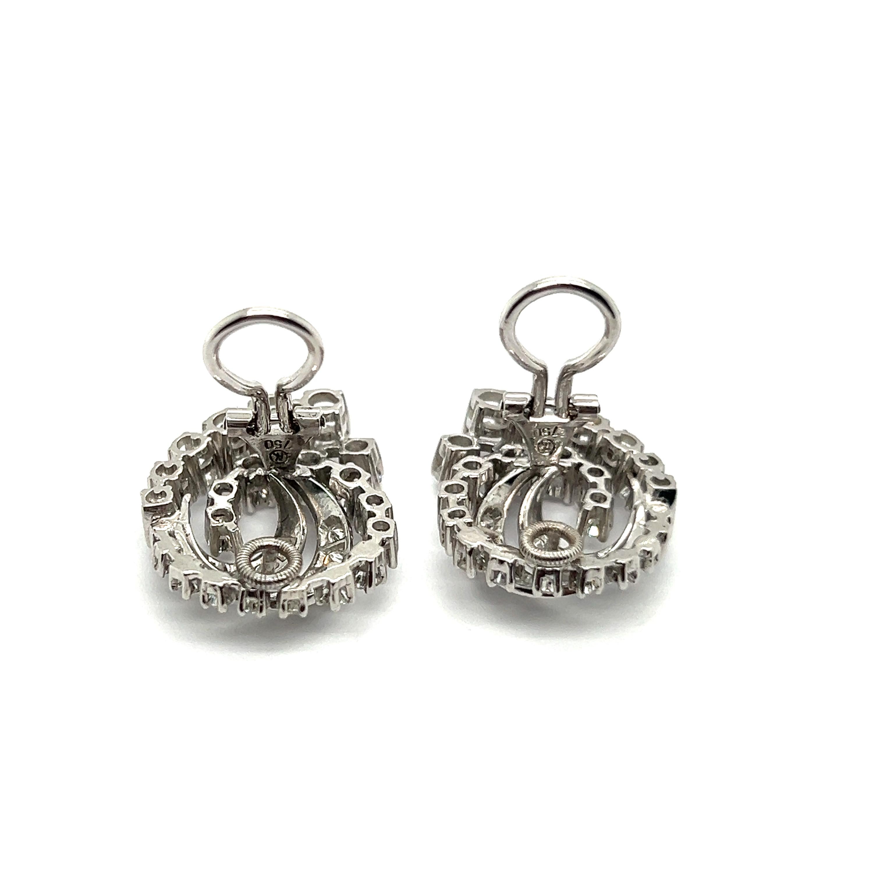Divine Earrings with Diamonds in 18 Karat White Gold For Sale 2