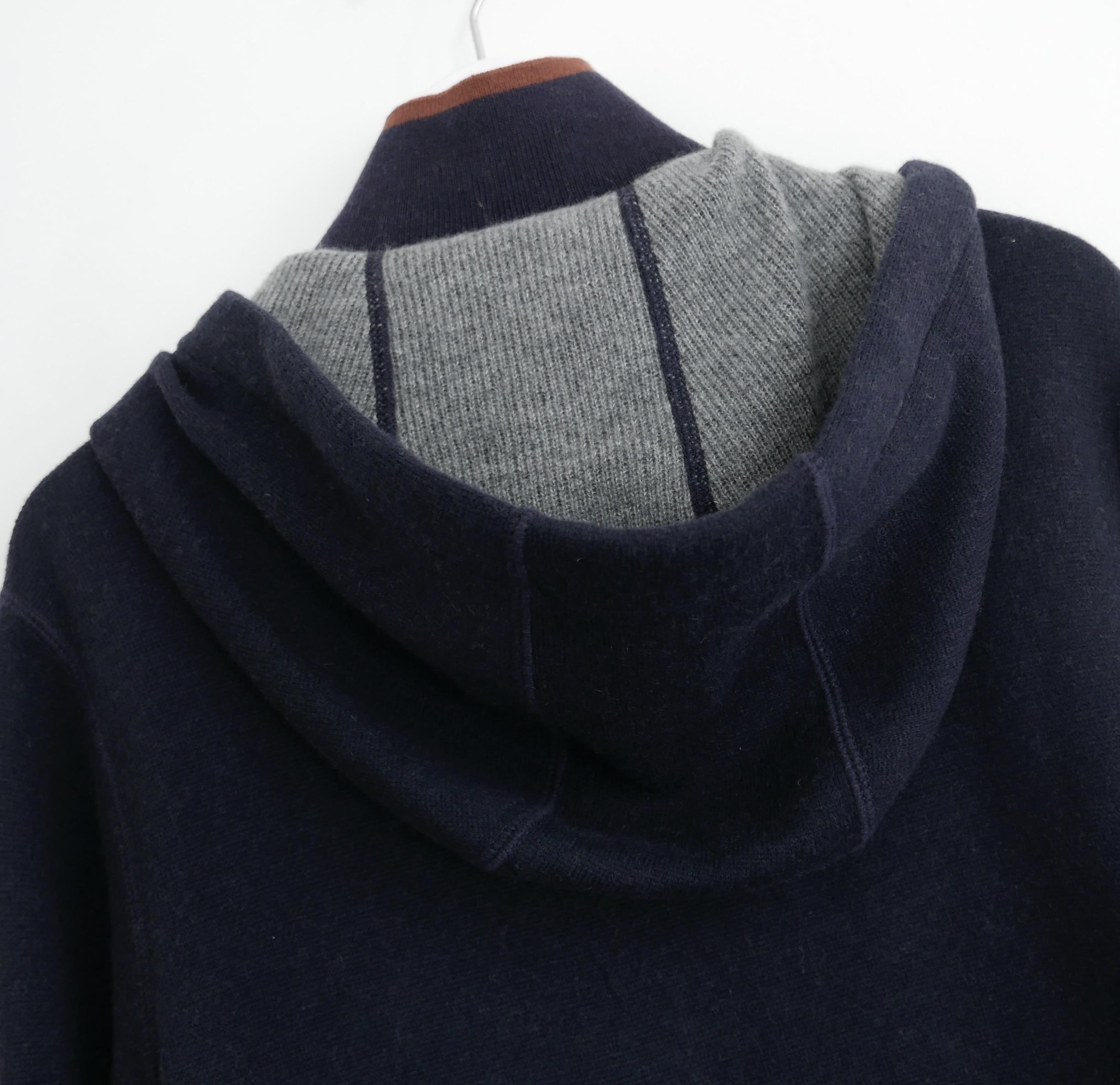 Divine Loro Piana Bomber Leisure Baby-Kaschmir-Jacke mit Kapuze im Angebot 1