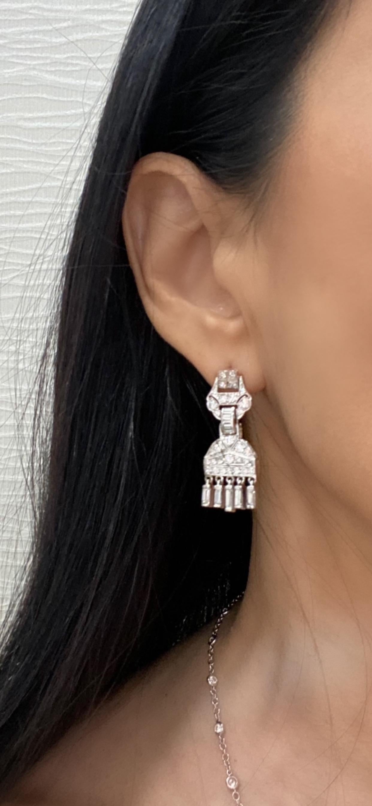 Mindi Mond Art Deco Platin-Kronleuchter-Ohrringe mit 3 Karat Diamanten im Angebot 1