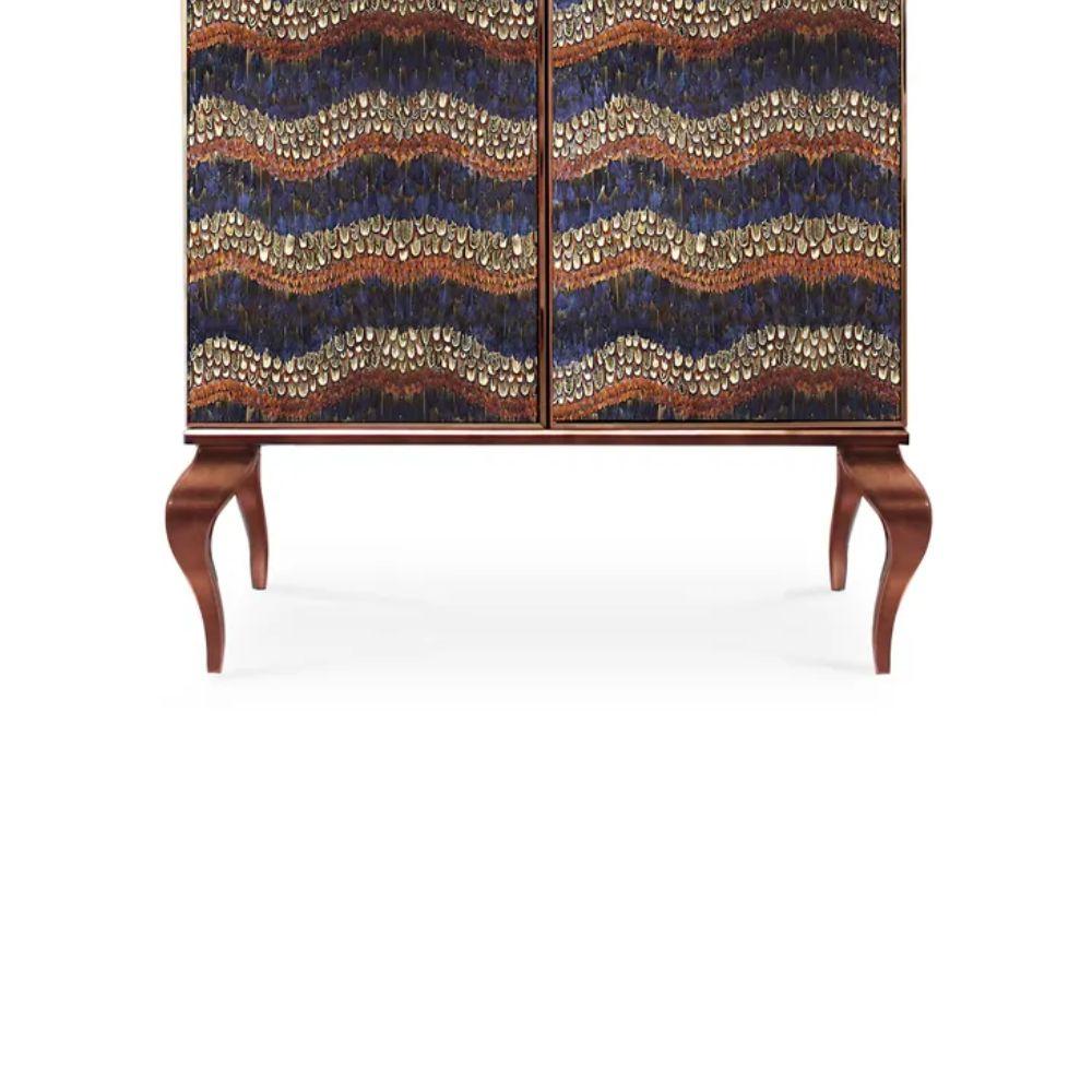 Portugais Divine Armoire en plumes violettes de paon et de faisan en vente