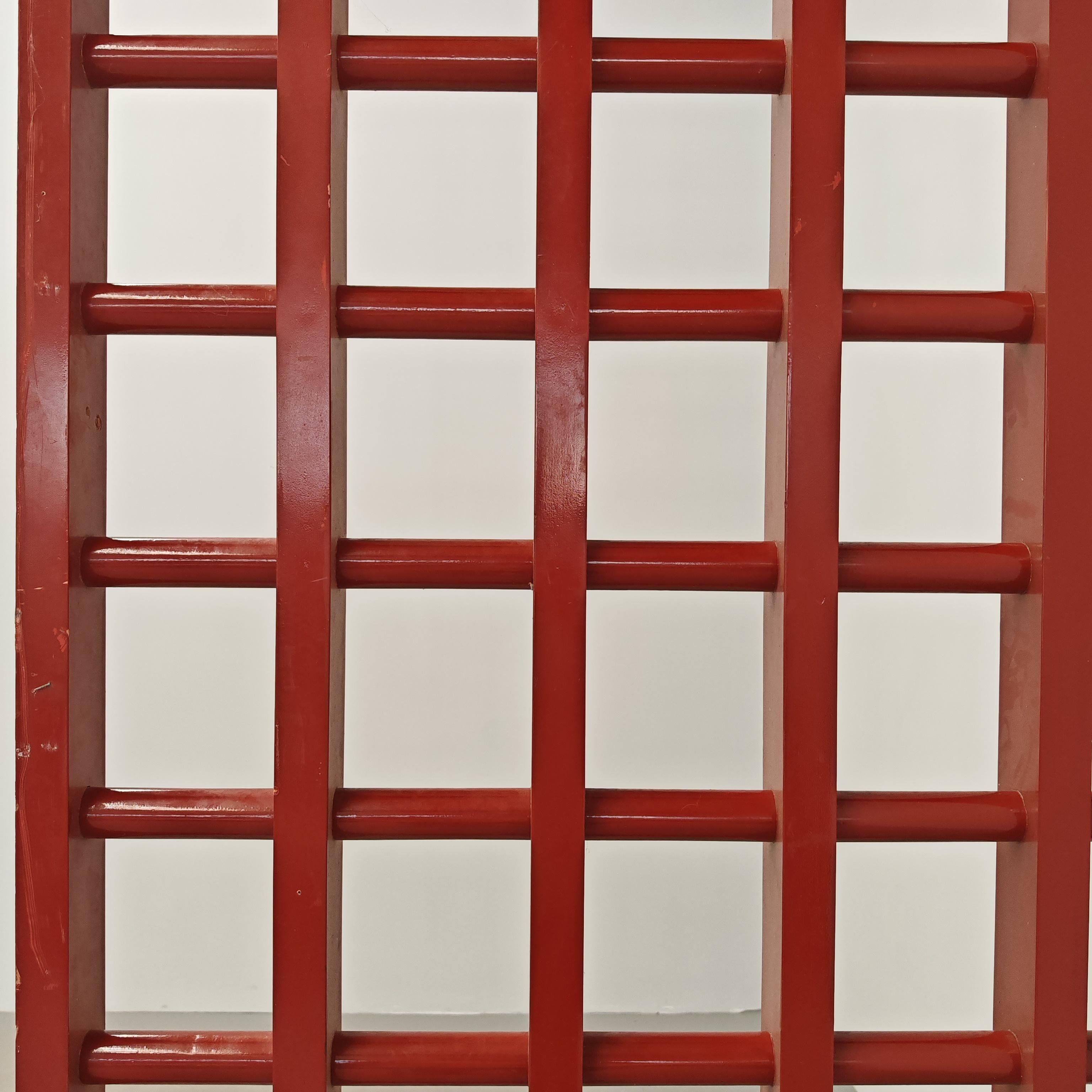 60's/70's divisions red lacquered wood from Italian mansion For Sale 4